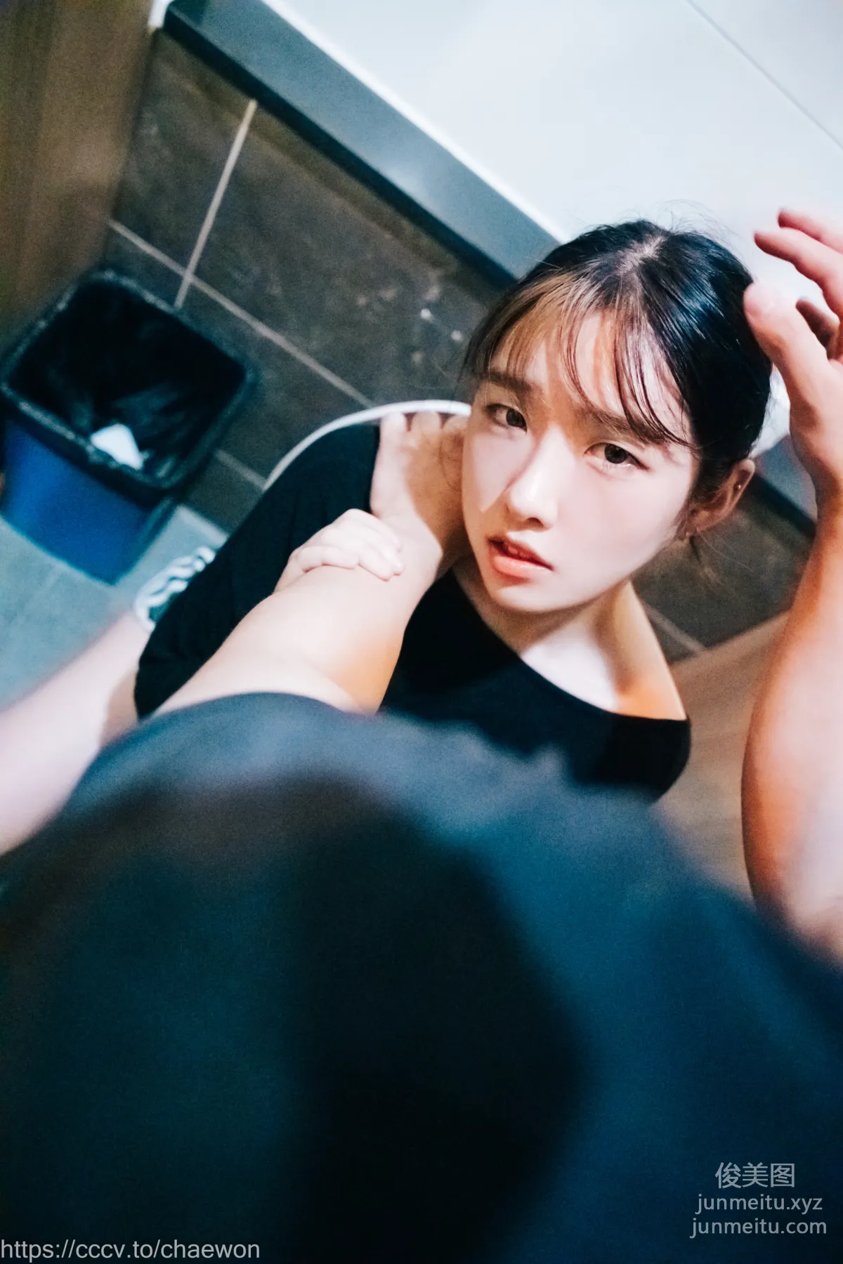 140.[Loozy] SonSon (손손) - Public Toilet - part 01[157P] 74