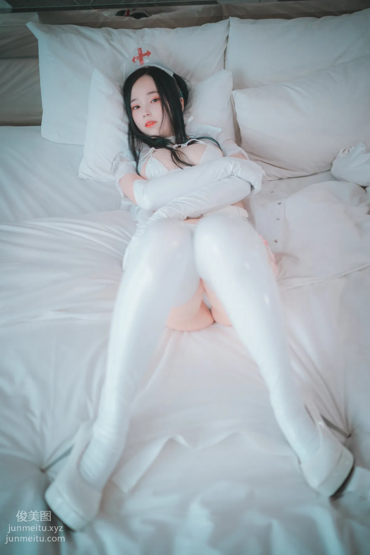 132.[DJAWA] BamBi - Nurse Nation (White ver)[82P] 43