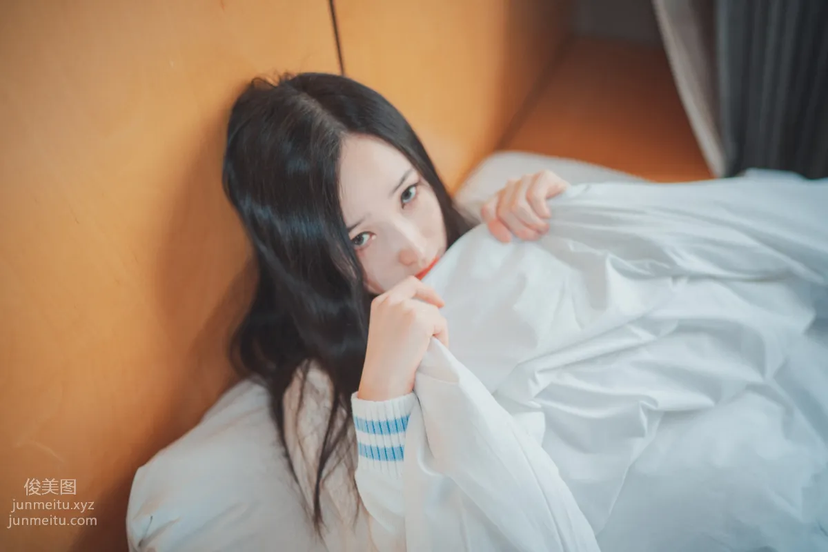 212.[DJAWA] Bambi - Homebody Girl[50P] 11