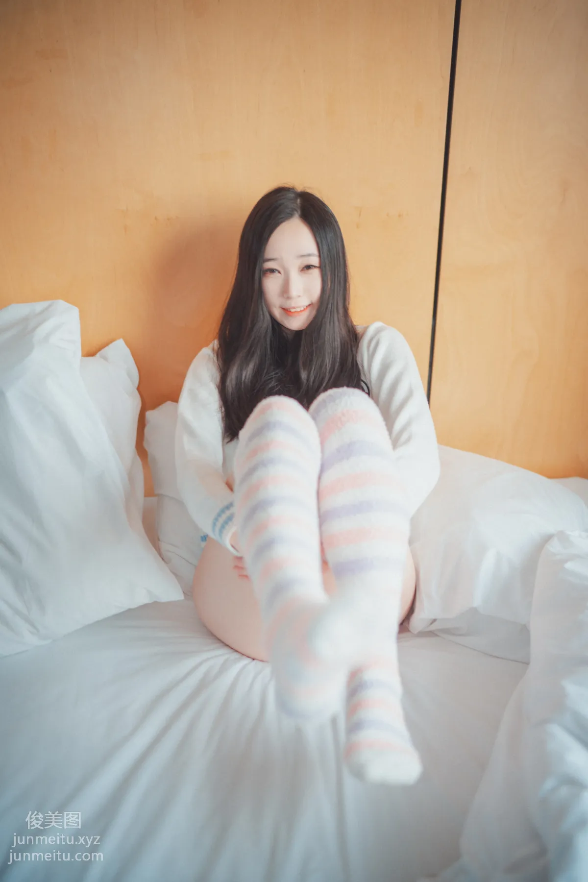 212.[DJAWA] Bambi - Homebody Girl[50P] 24