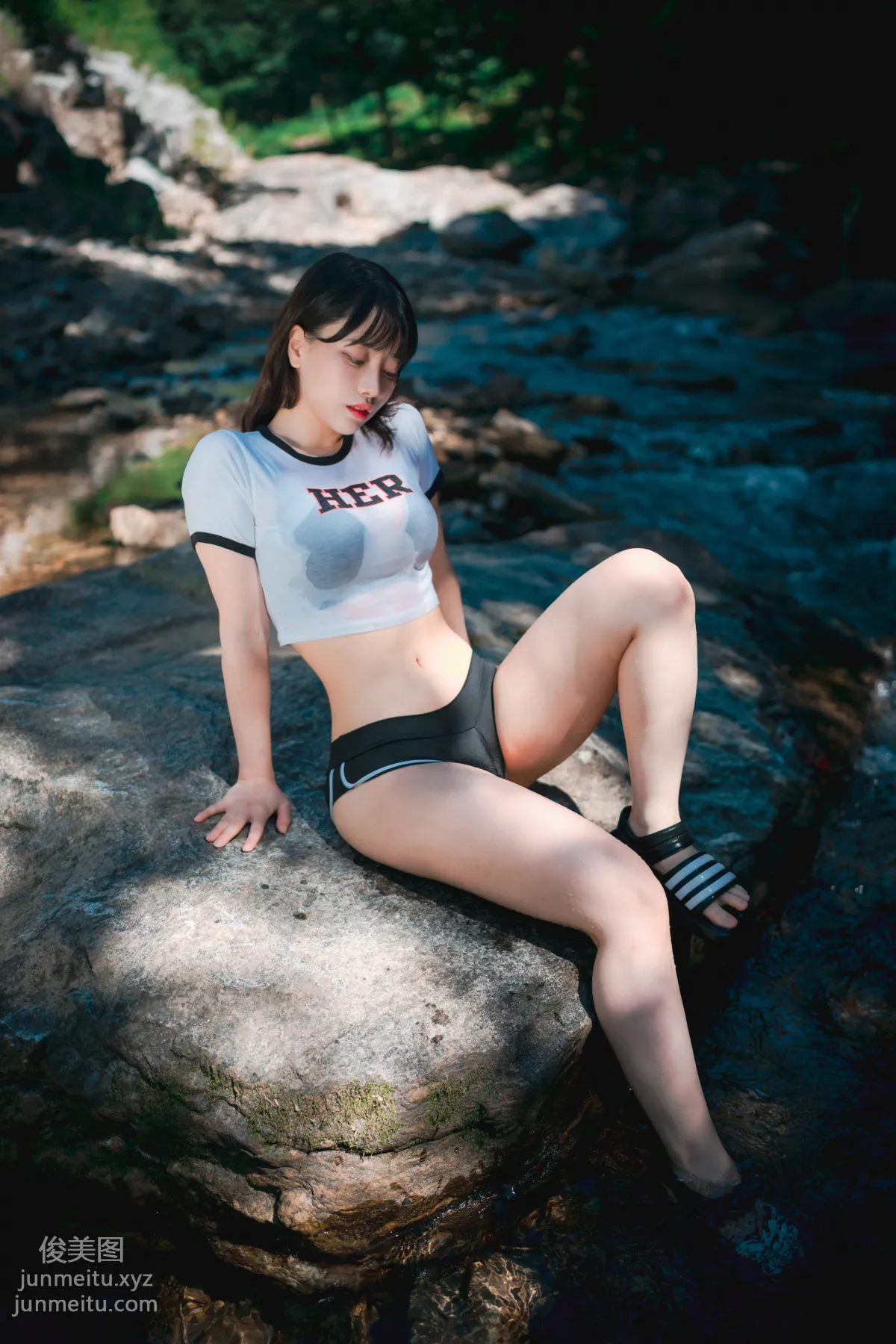 260.DJAWA Photo ZziZzi (모찌)– Summer Getaway Vol.3 [148P] 81