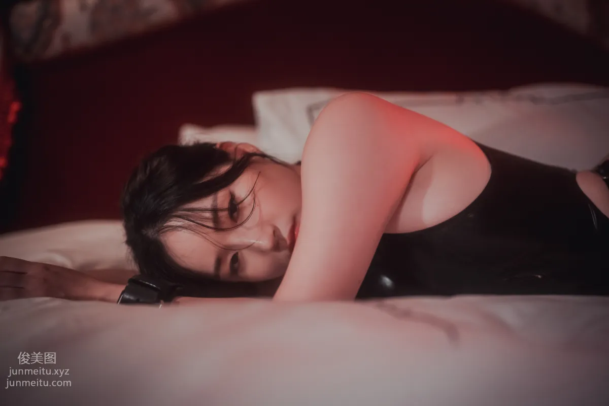 319.DJAWA Photo – PIA (피아) Cling to Latex [143P] 79