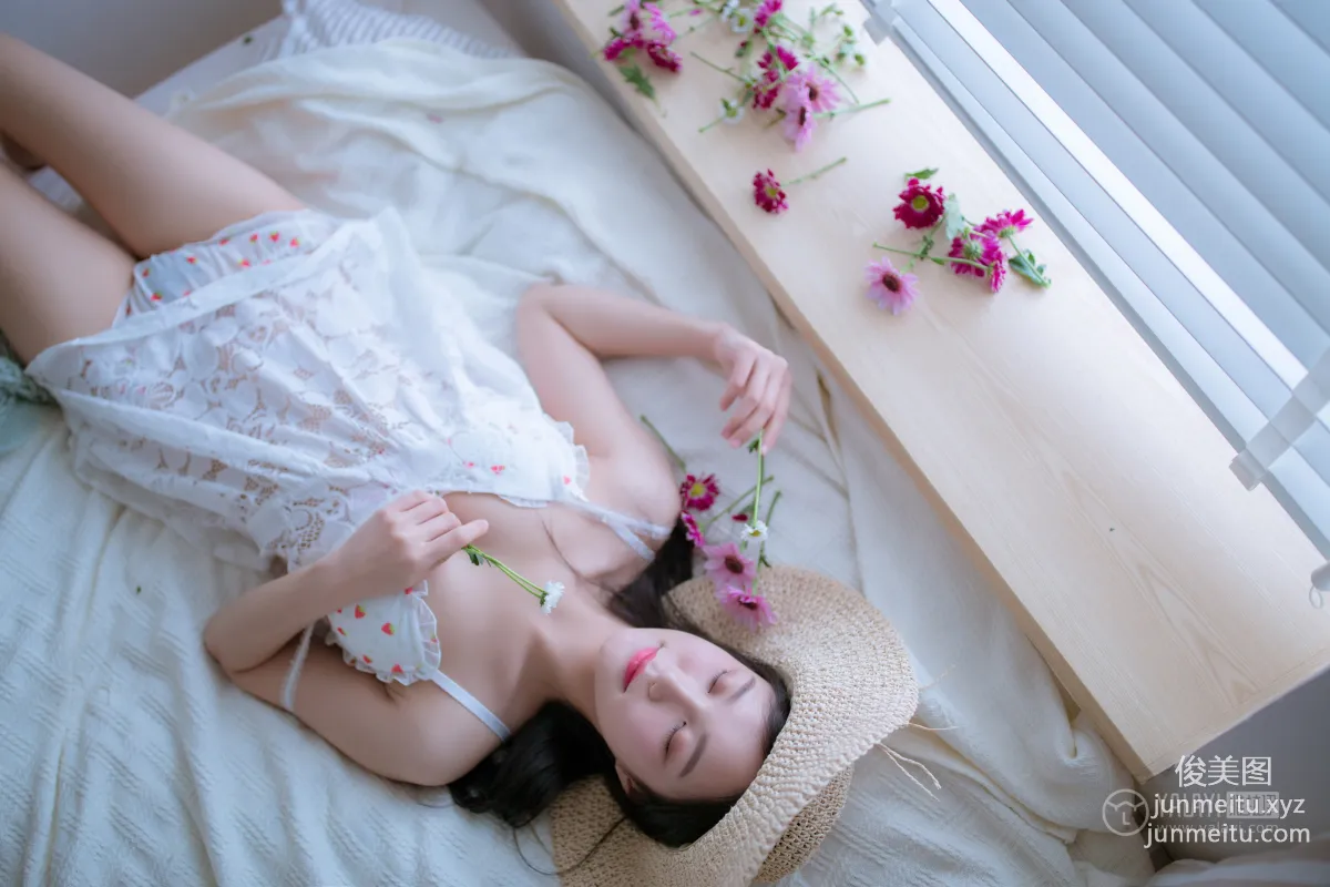 [YALAYI雅拉伊] No.185 你是我手裡那束花 仙女不會灰 [50P] 26