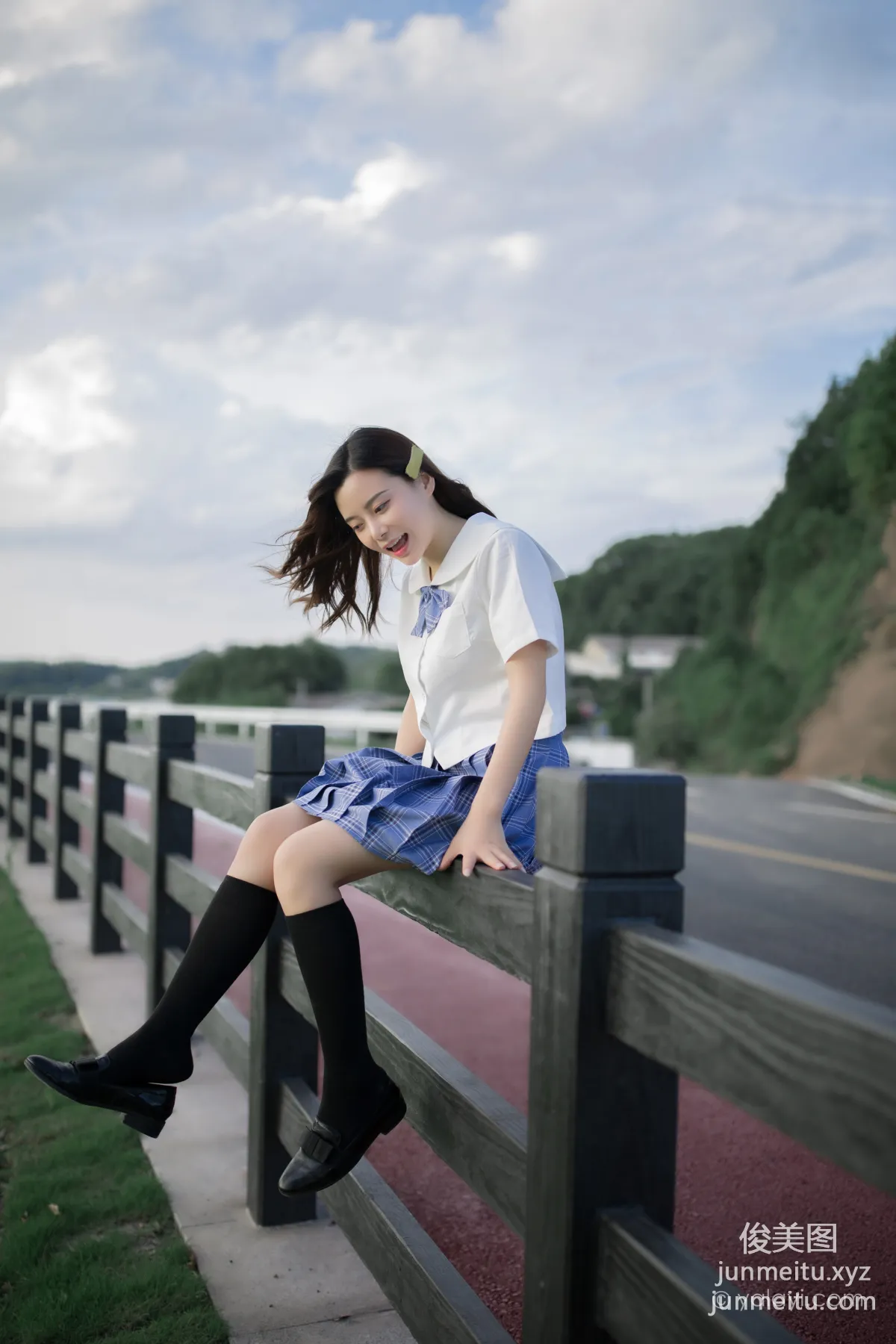 [YALAYI雅拉伊] 2020.07.28 NO.677 枝娅《青春在河畔奔走》 2
