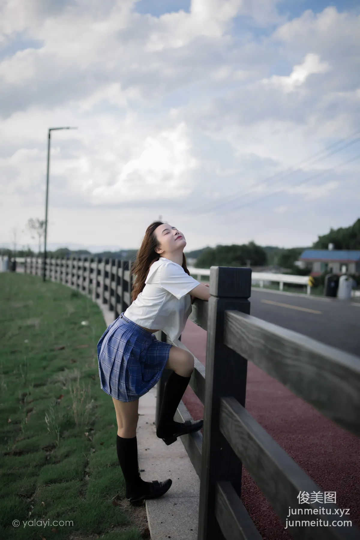 [YALAYI雅拉伊] 2020.07.28 NO.677 枝娅《青春在河畔奔走》 3
