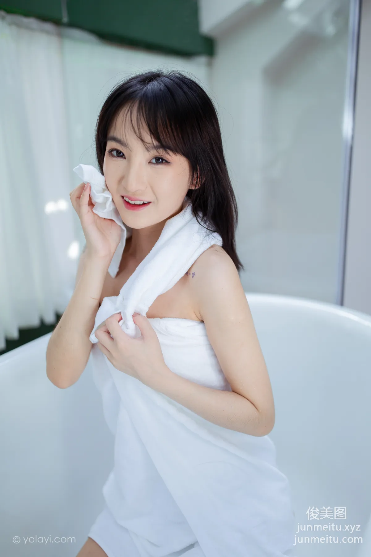 [YALAYI雅拉伊] 2020.08.06 NO.684 落落《清涼一夏》 30