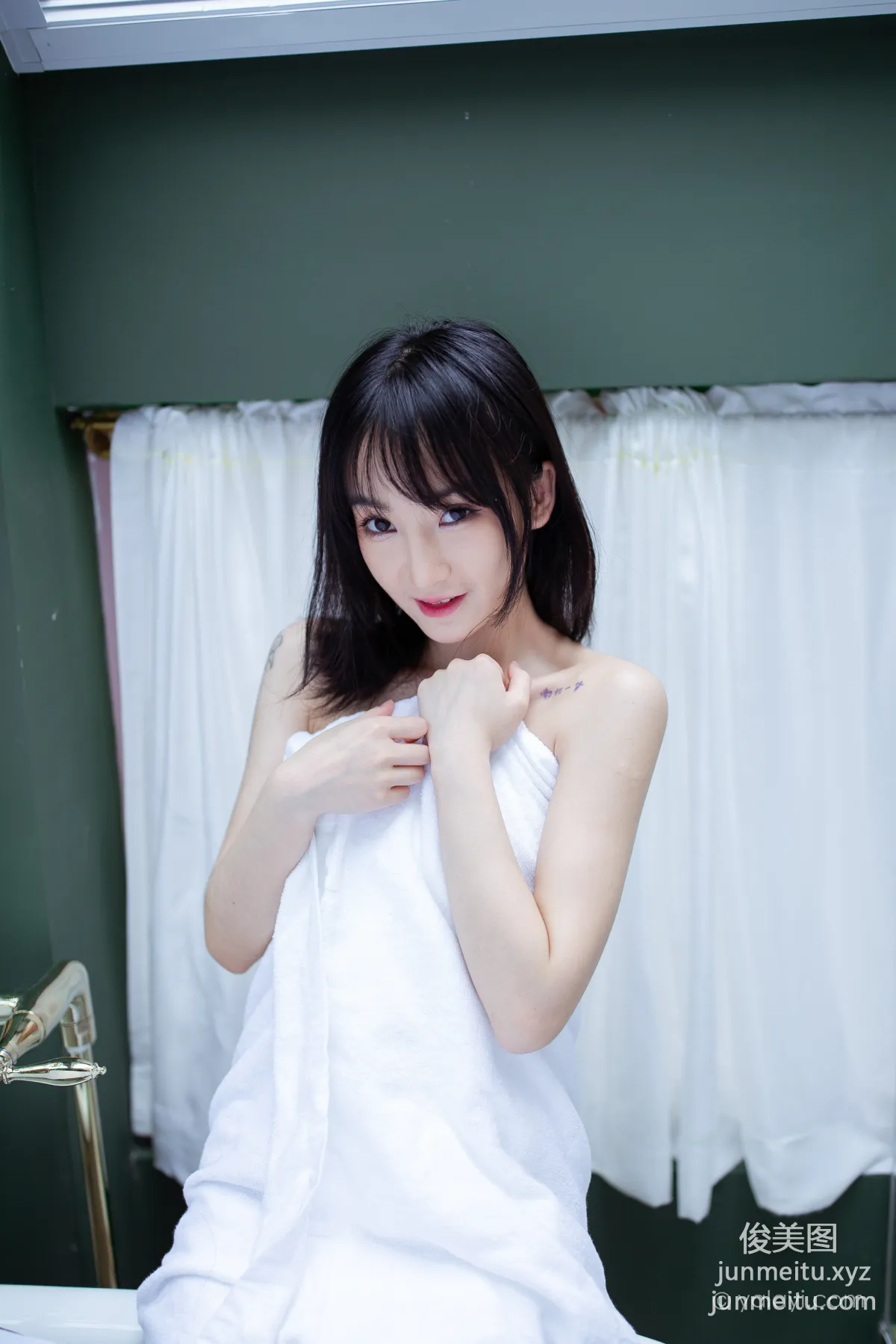 [YALAYI雅拉伊] 2020.08.06 NO.684 落落《清涼一夏》 38