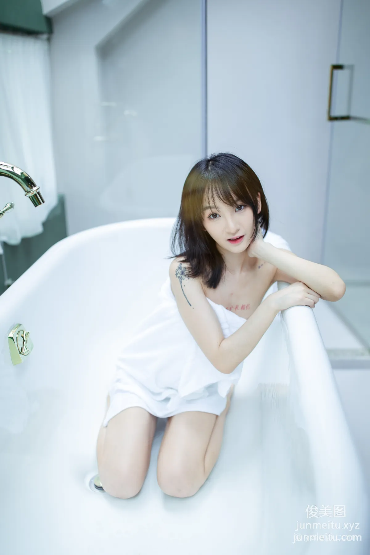 [YALAYI雅拉伊] 2020.08.06 NO.684 落落《清涼一夏》 43