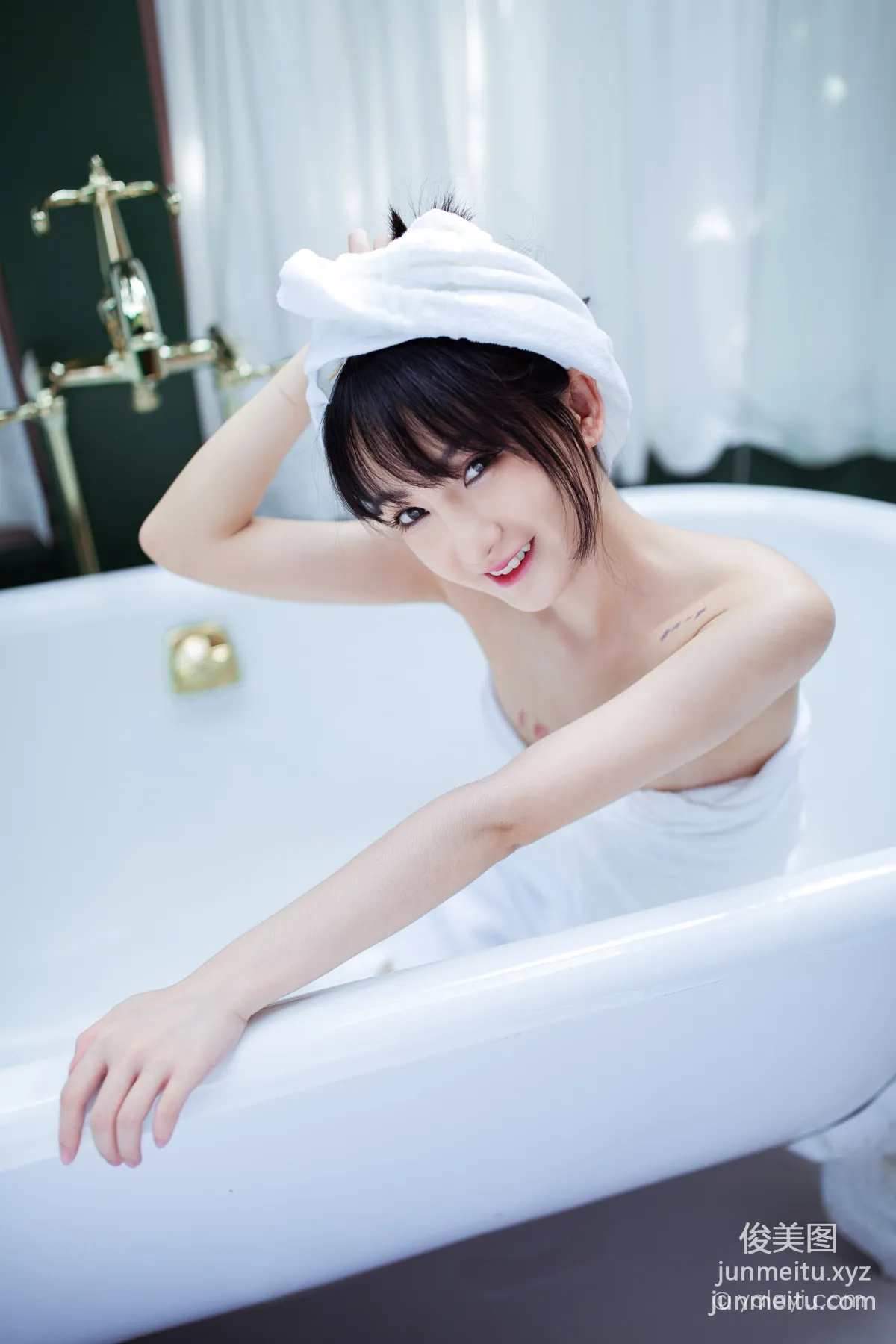 [YALAYI雅拉伊] 2020.08.06 NO.684 落落《清涼一夏》 54