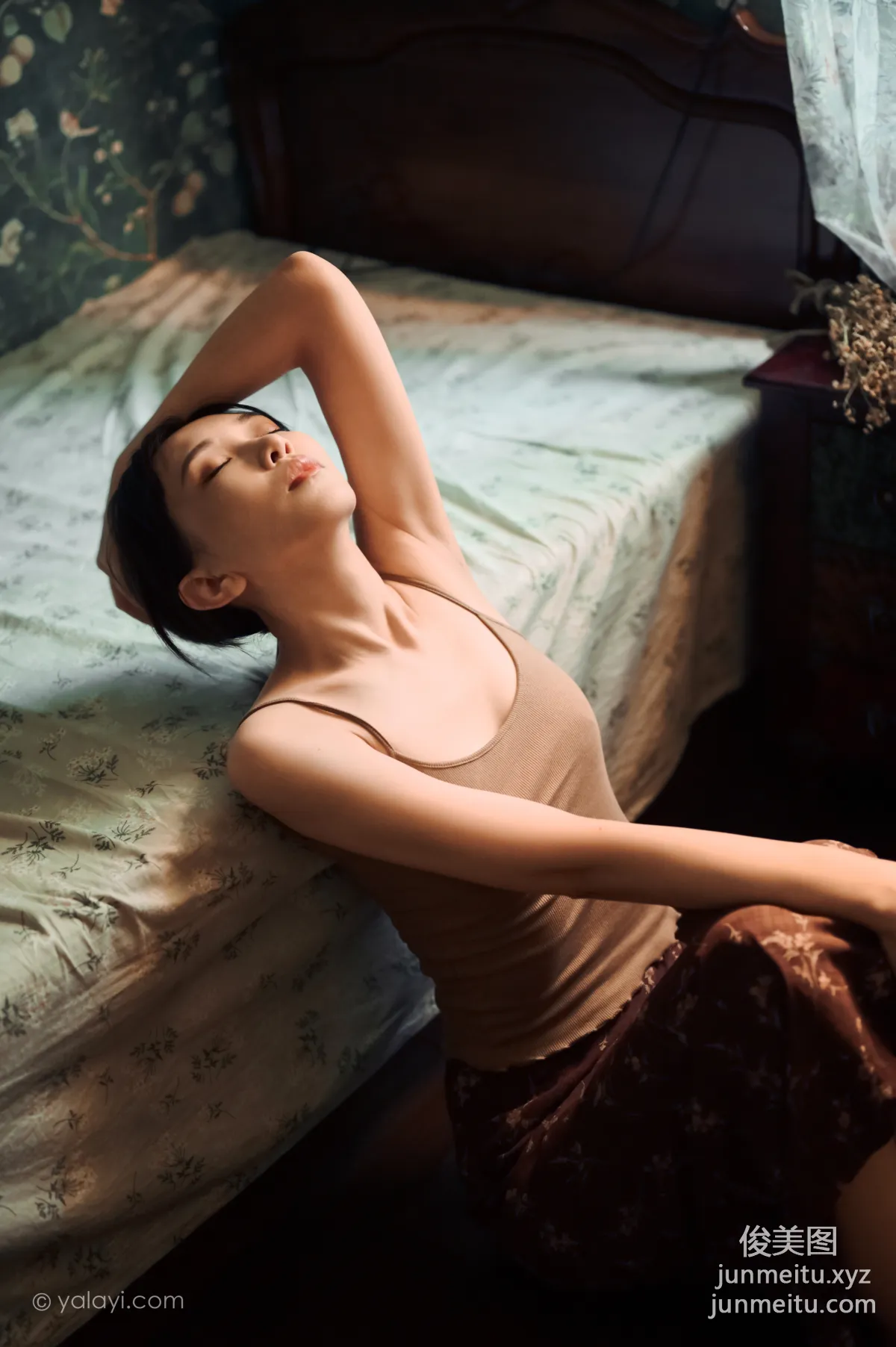 [YALAYI雅拉伊] 2020.08.14 NO.689 妍妍《黯然》 32