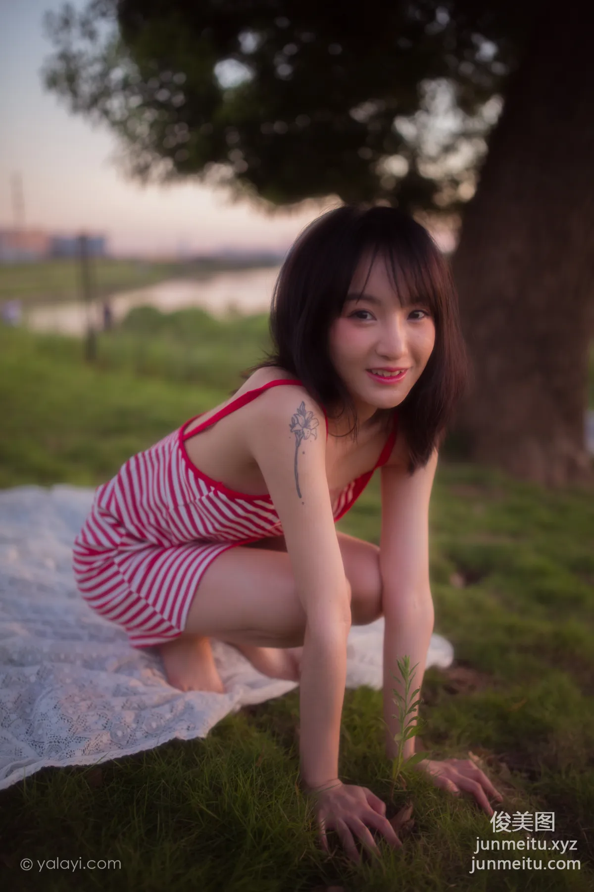 [YALAYI雅拉伊] 2020.08.17 NO.690 落落《紅了》 38