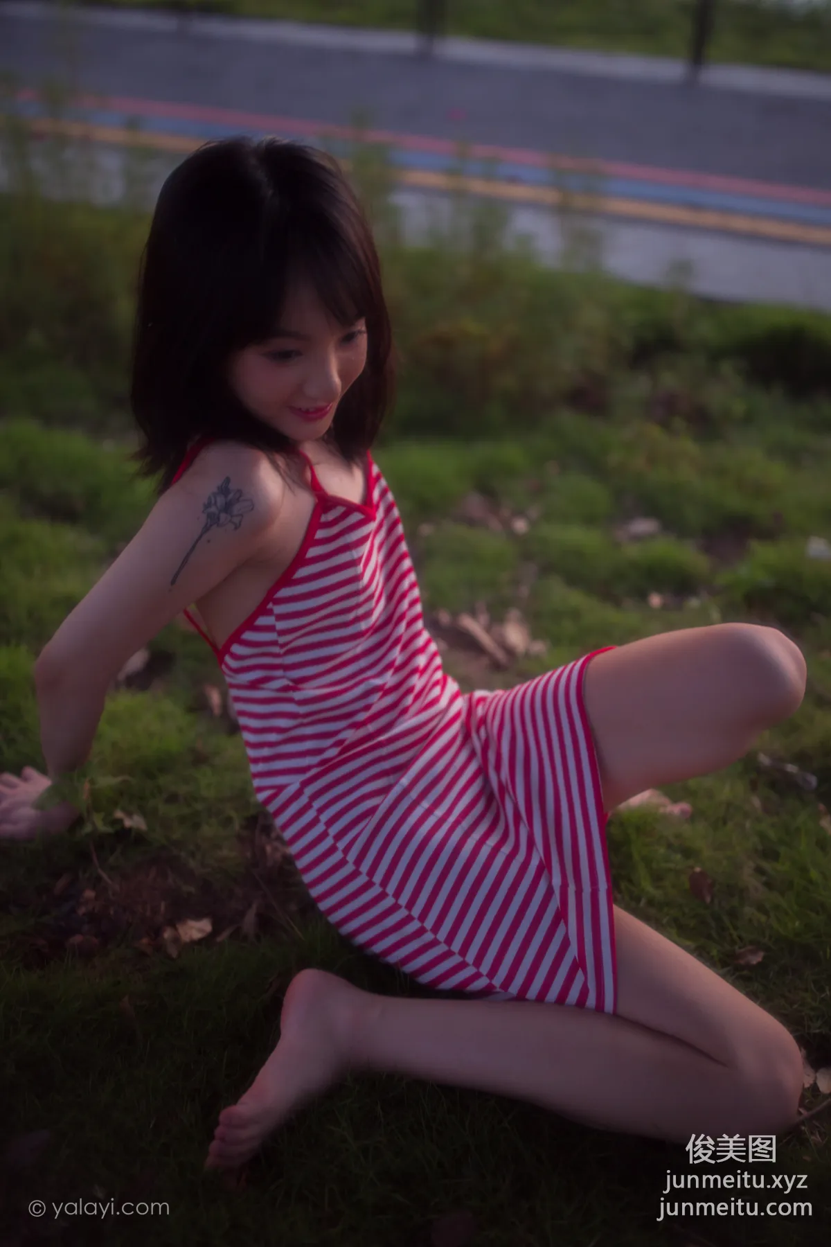 [YALAYI雅拉伊] 2020.08.17 NO.690 落落《紅了》 49