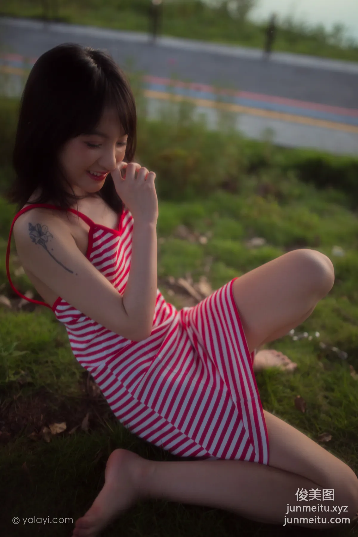 [YALAYI雅拉伊] 2020.08.17 NO.690 落落《紅了》 50