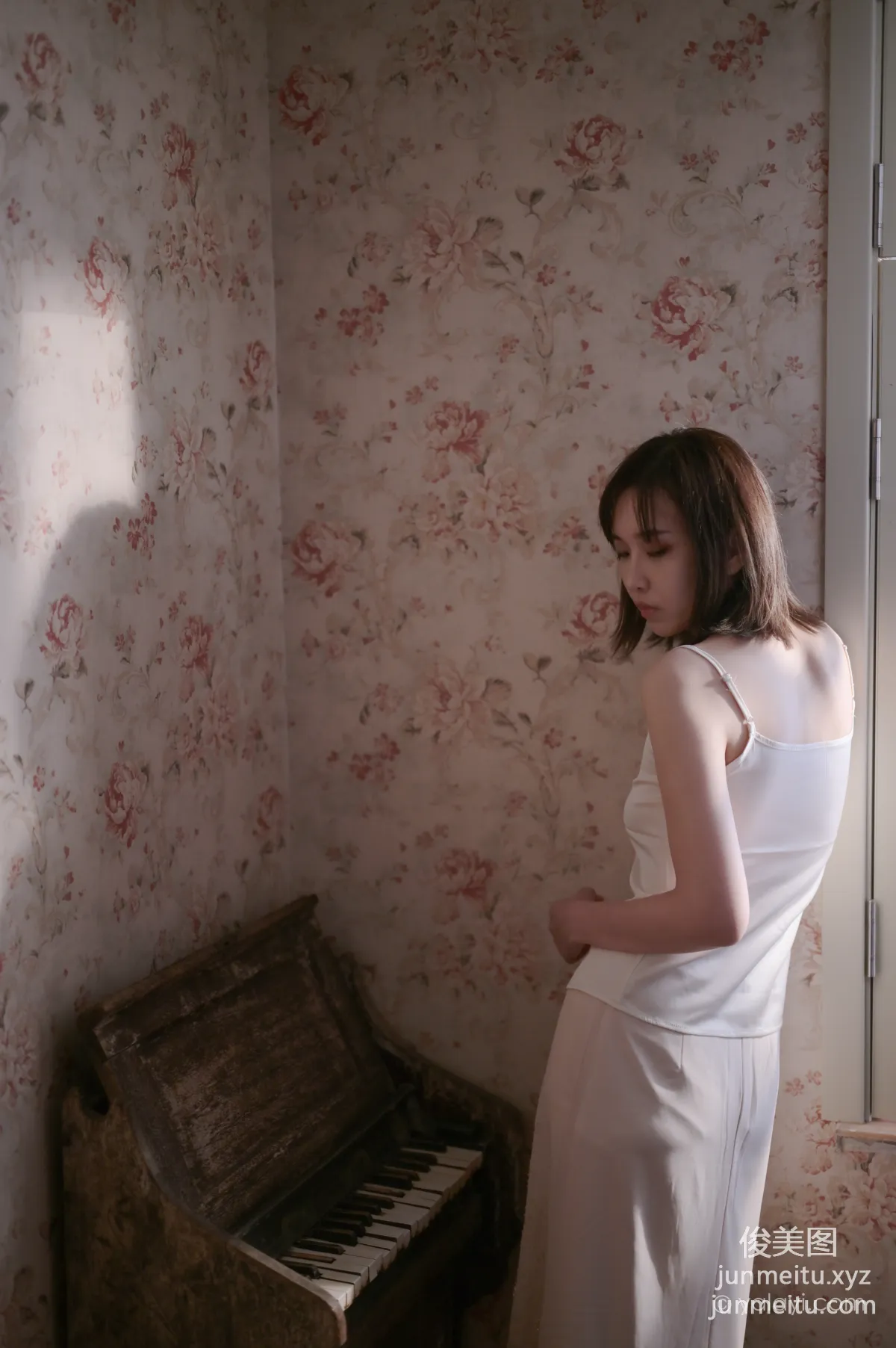 [YALAYI雅拉伊] 2020.08.31 Y696 妍妍《孤獨患者》 9