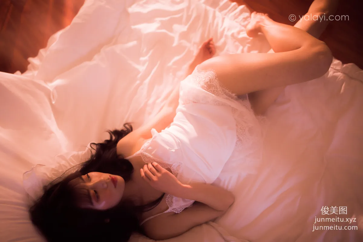 [YALAYI雅拉伊] 2021.03.03 NO.769 擁抱着你送的花 京京 36