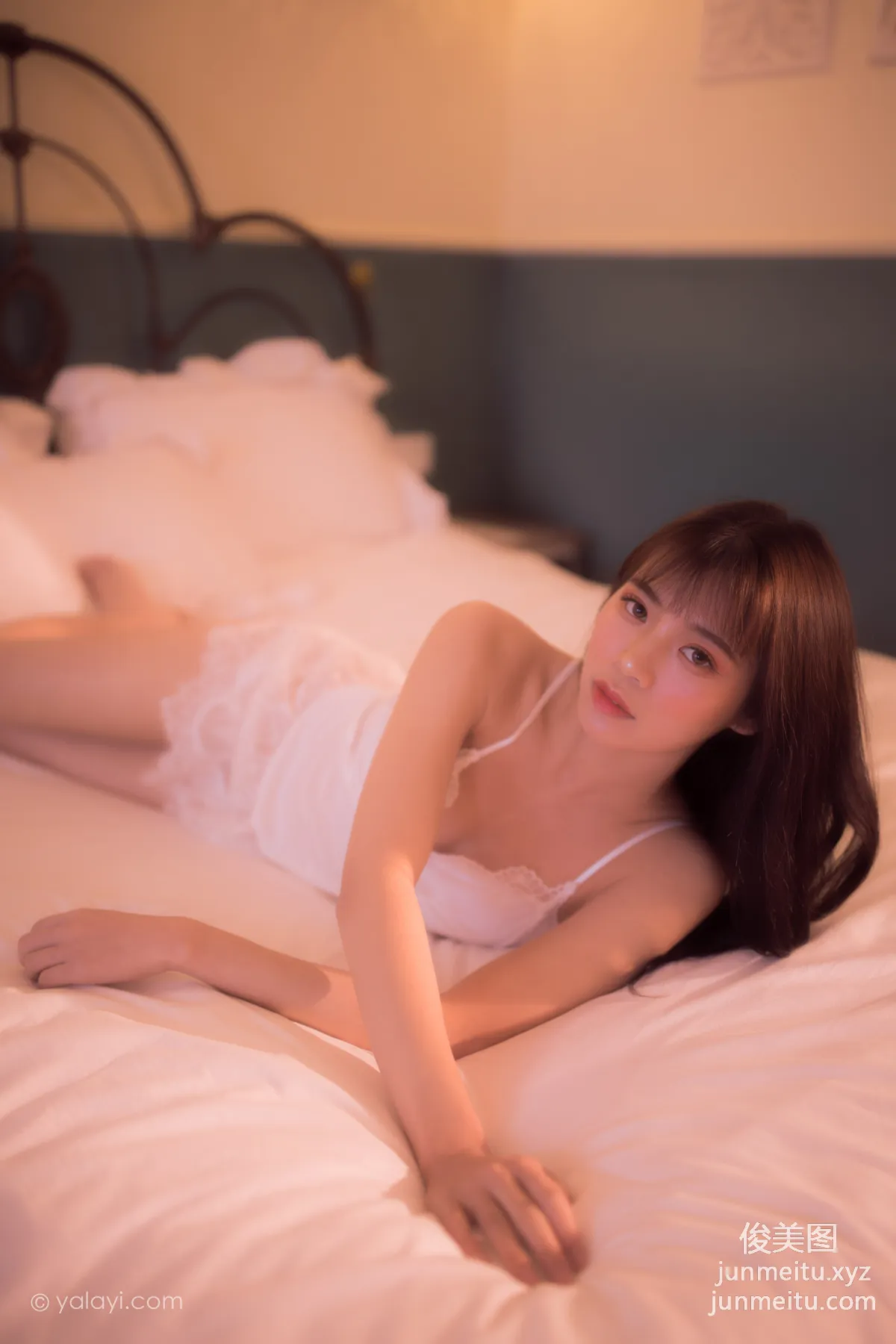 [YALAYI雅拉伊] 2021.03.03 NO.769 擁抱着你送的花 京京 48