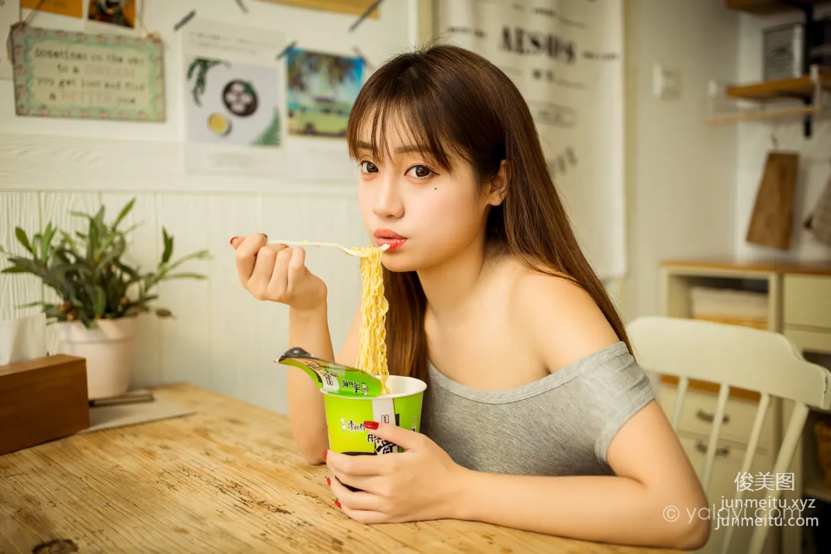 [YALAYI雅拉伊] 2020.10.02 NO.710 虞藝《吃貨女友》 6