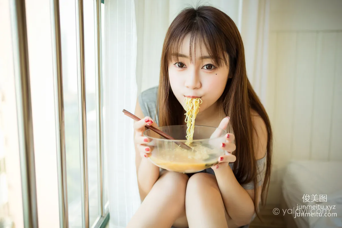 [YALAYI雅拉伊] 2020.10.02 NO.710 虞藝《吃貨女友》 27