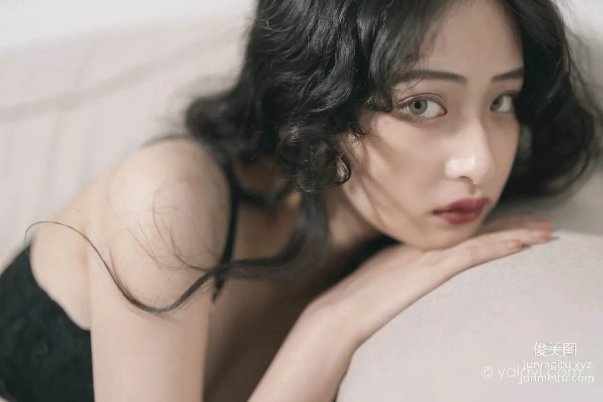 [YALAYI雅拉伊]2021.09.13 NO.842 黑蝴蝶 西子 4