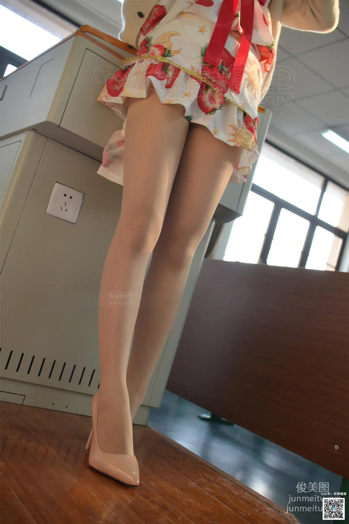 妖精視覺 NO.146 小悠 妖精絲襪輕擺尾 [71P] 8