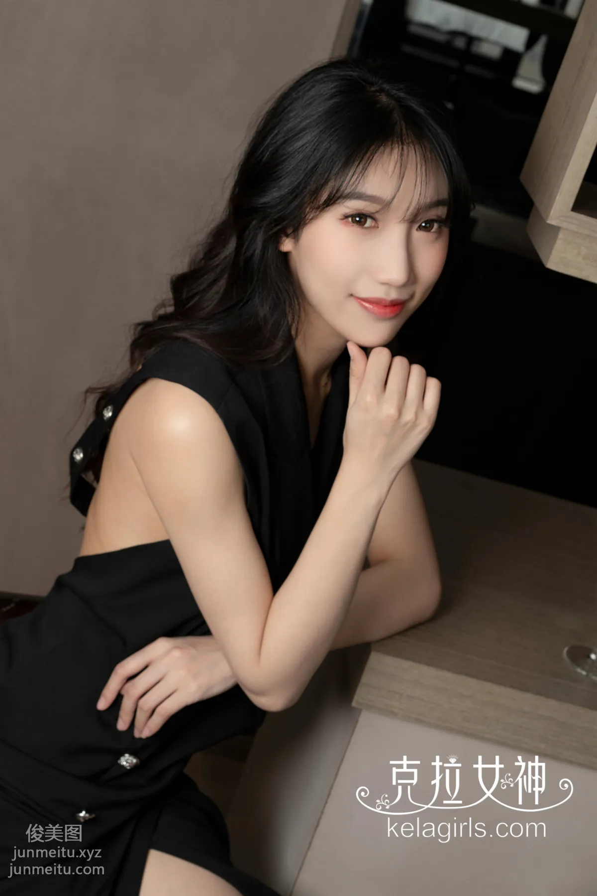 [KeLaGirls克拉女神] 2019.05.31《OL晾腳底》佳瑩 9
