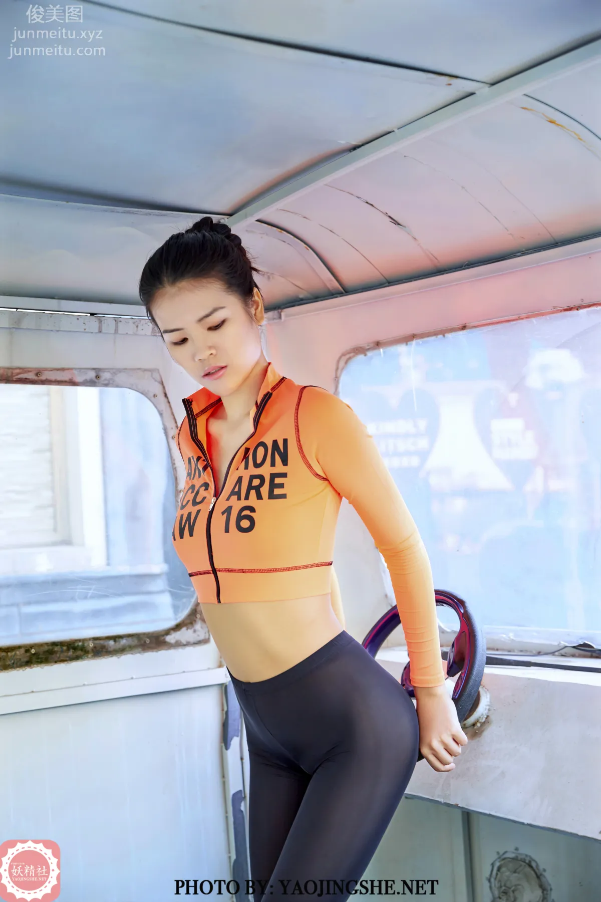 [FAIRY CLUB妖精社] 2020.06.26 V2014《公交車》珍珍-極品無内絲V系列 25