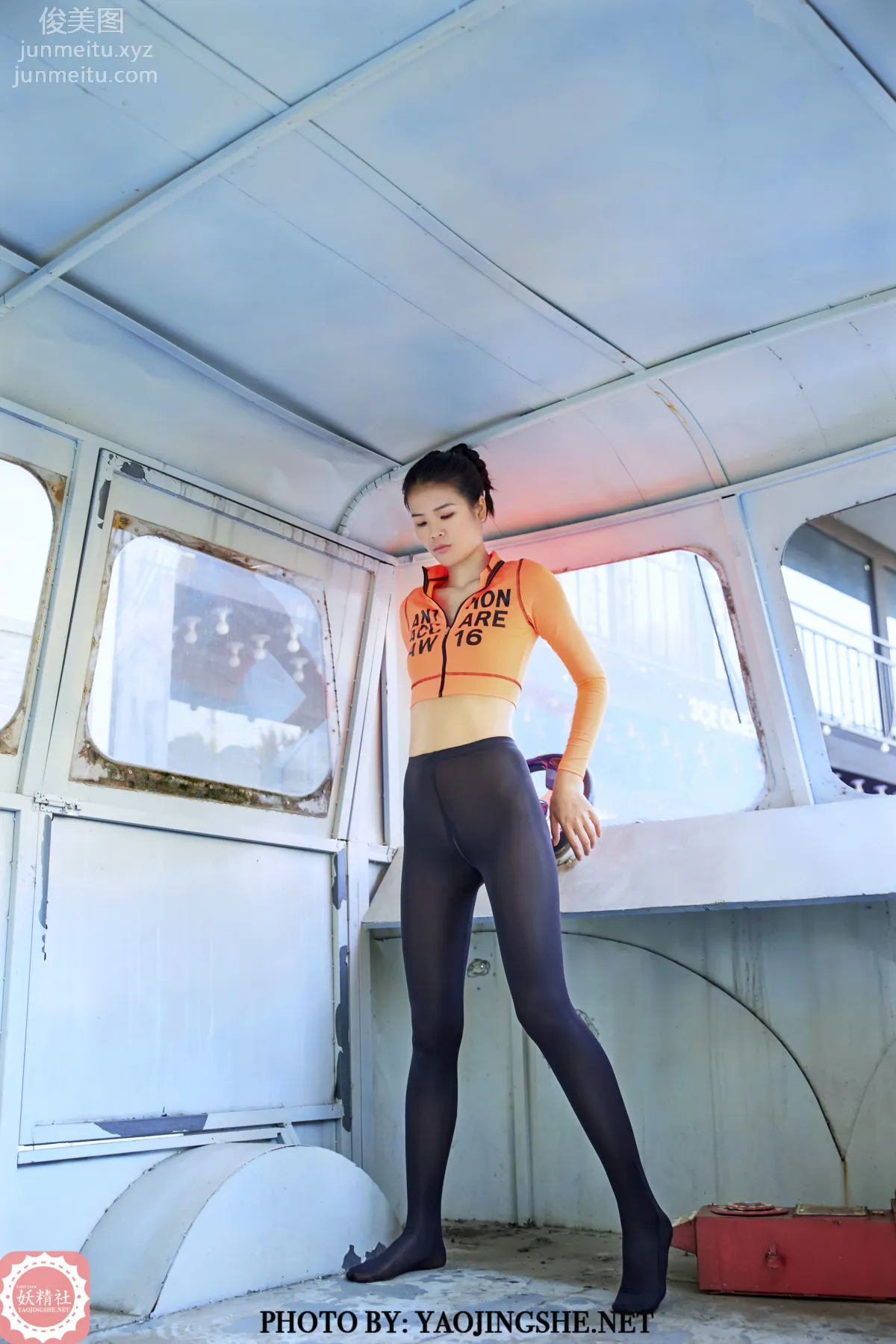 [FAIRY CLUB妖精社] 2020.06.26 V2014《公交車》珍珍-極品無内絲V系列 26