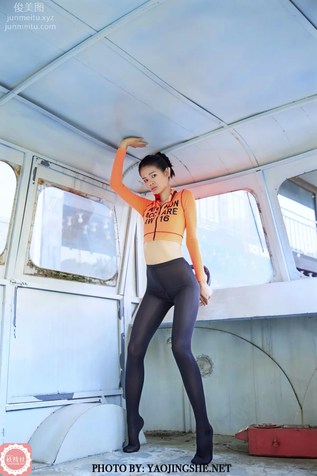 [FAIRY CLUB妖精社] 2020.06.26 V2014《公交車》珍珍-極品無内絲V系列 27