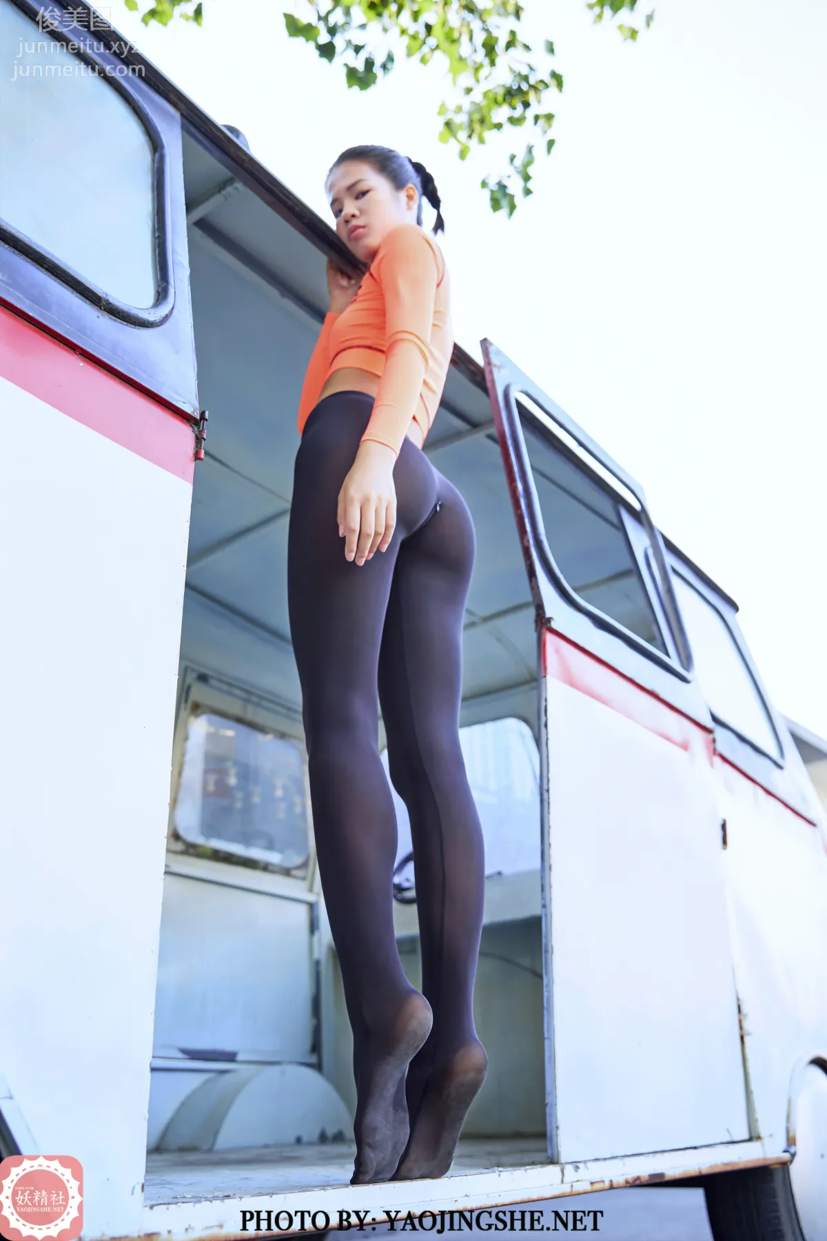 [FAIRY CLUB妖精社] 2020.06.26 V2014《公交車》珍珍-極品無内絲V系列 35
