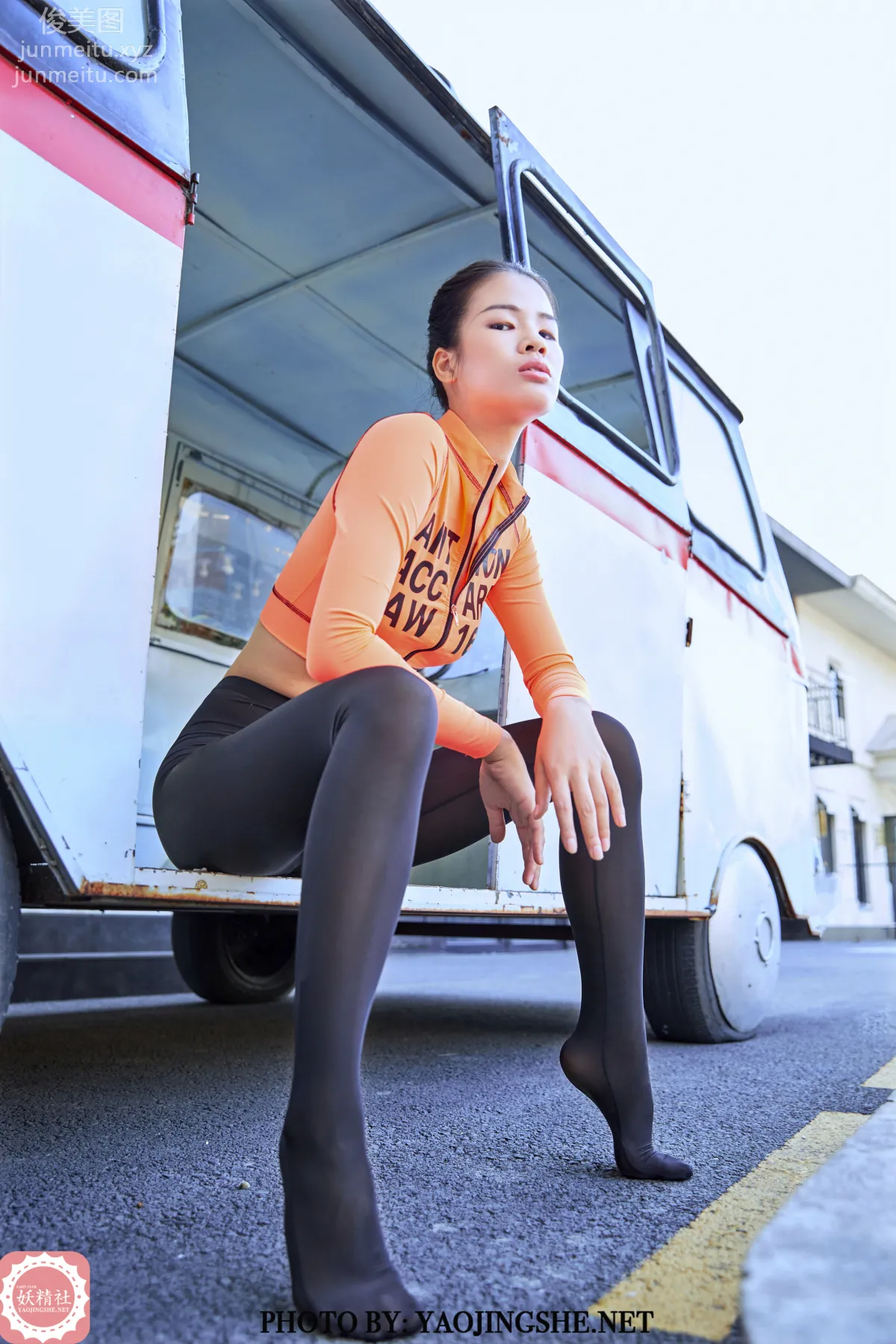 [FAIRY CLUB妖精社] 2020.06.26 V2014《公交車》珍珍-極品無内絲V系列 36