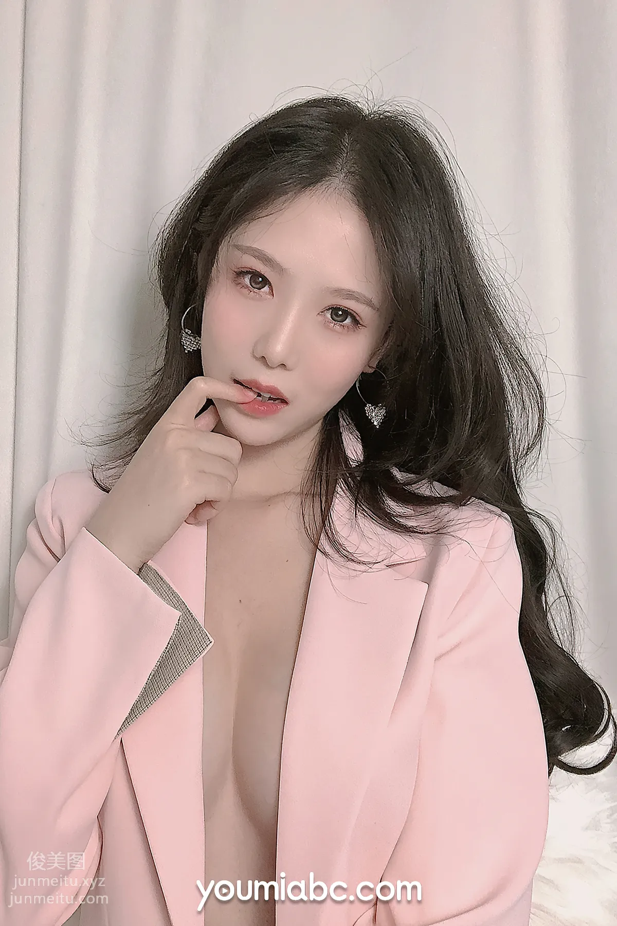 790：[YouMi尤蜜]2021.07.19 桃子陷阱 抖娘利世[20P] 18