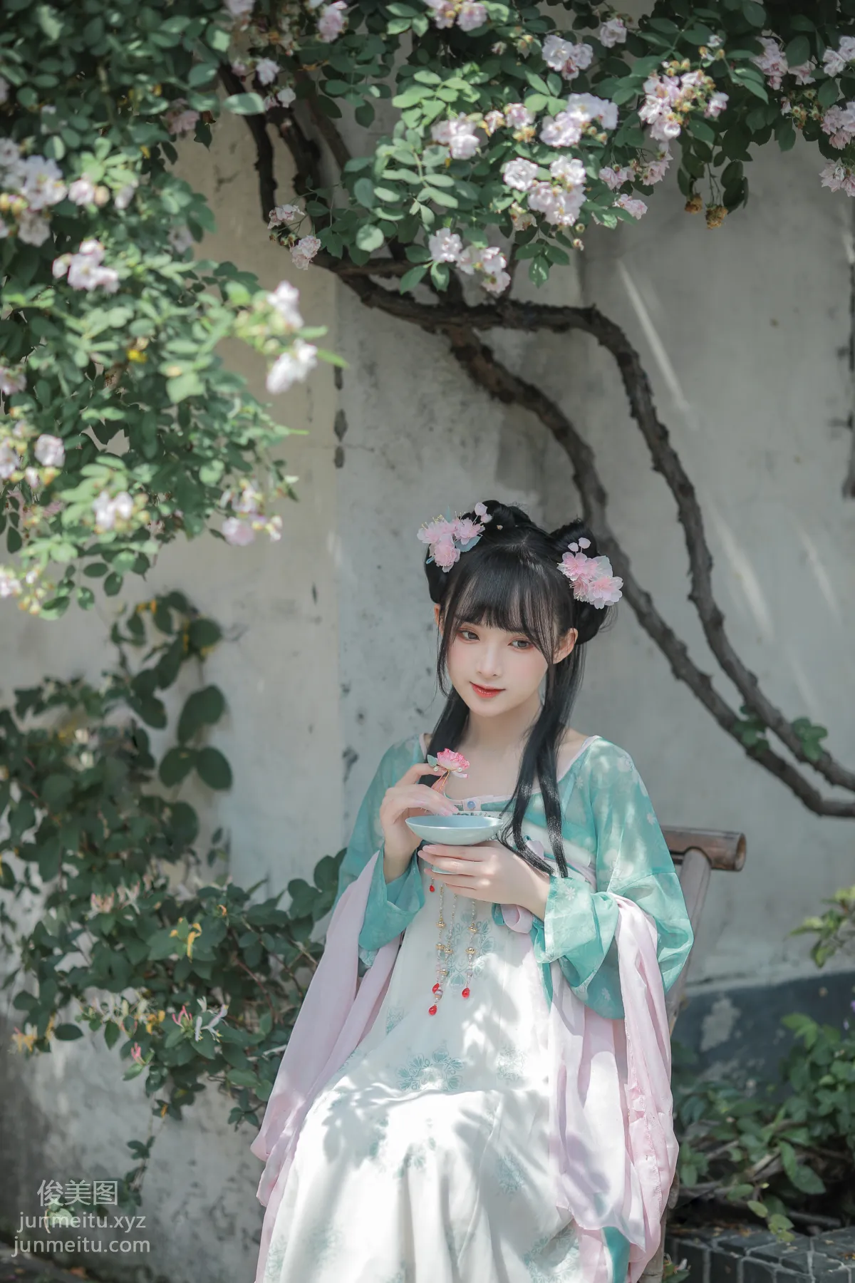 [藝圖語] 2022.06.14 漸開荷芰落薔薇 莉莉崽w 5
