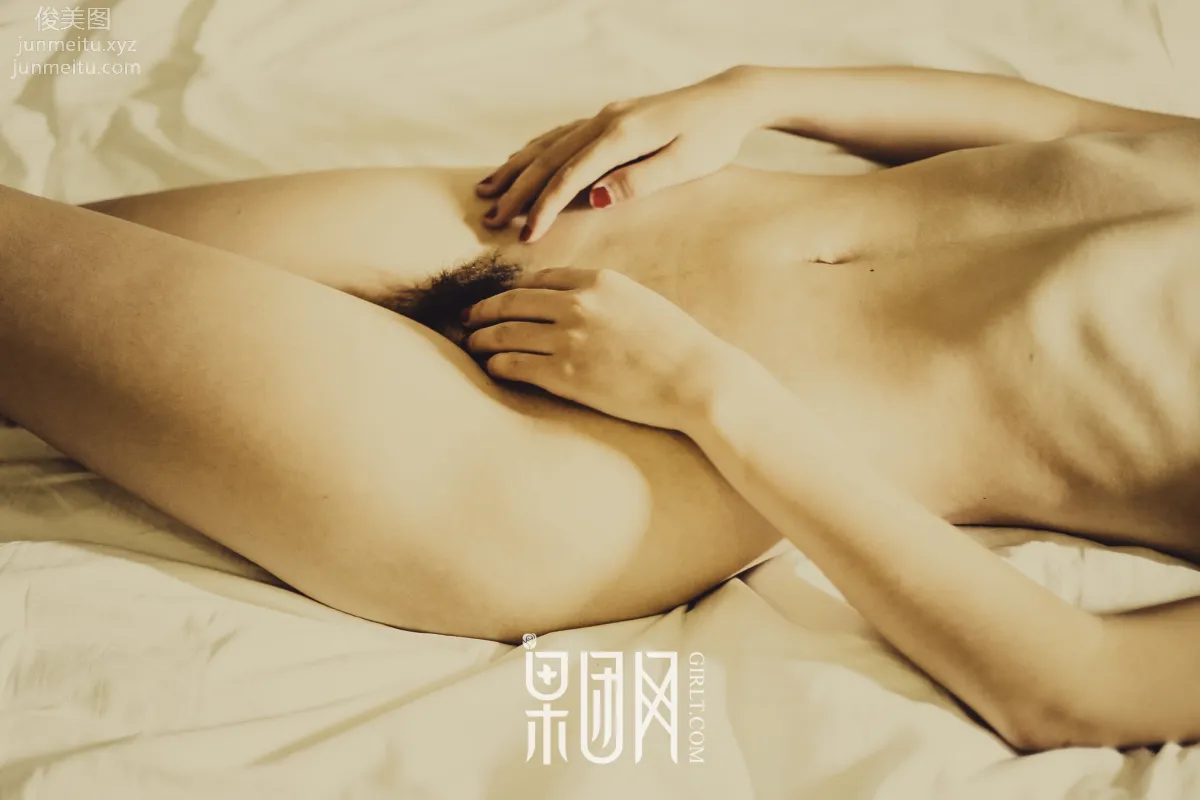 [GIRLT果團網]投稿作品 2017.06.29 TG018 真空上陣大秀美背雙峰蜜顫，野外激戰一觸即發！ 3
