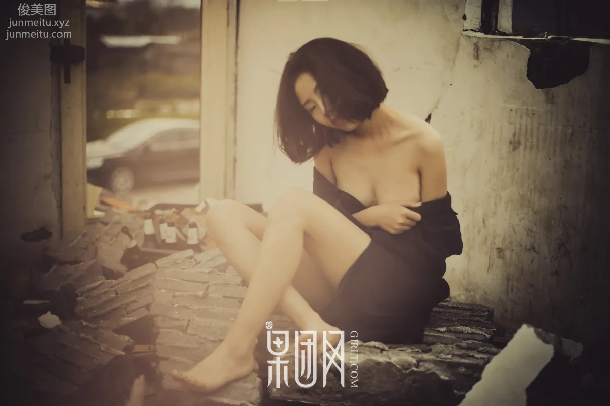 [GIRLT果團網]投稿作品 2017.06.29 TG018 真空上陣大秀美背雙峰蜜顫，野外激戰一觸即發！ 10