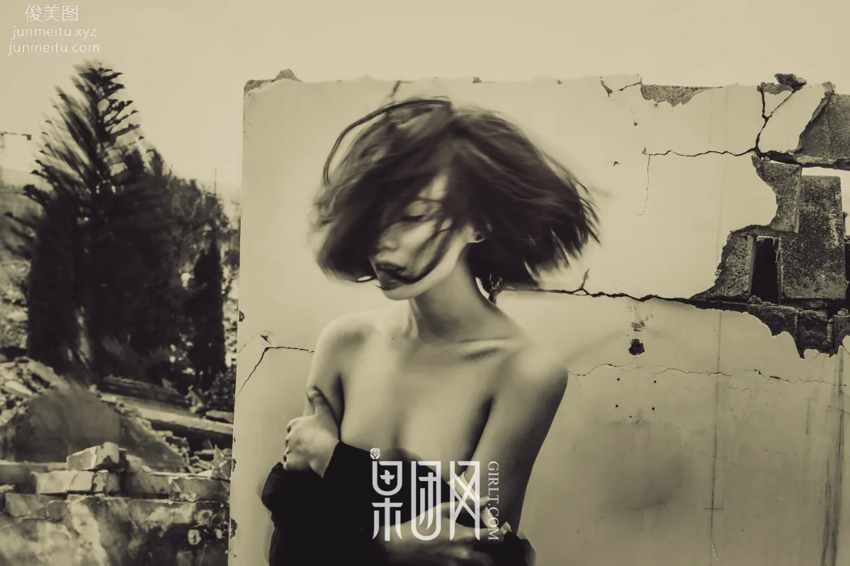 [GIRLT果團網]投稿作品 2017.06.29 TG018 真空上陣大秀美背雙峰蜜顫，野外激戰一觸即發！ 14