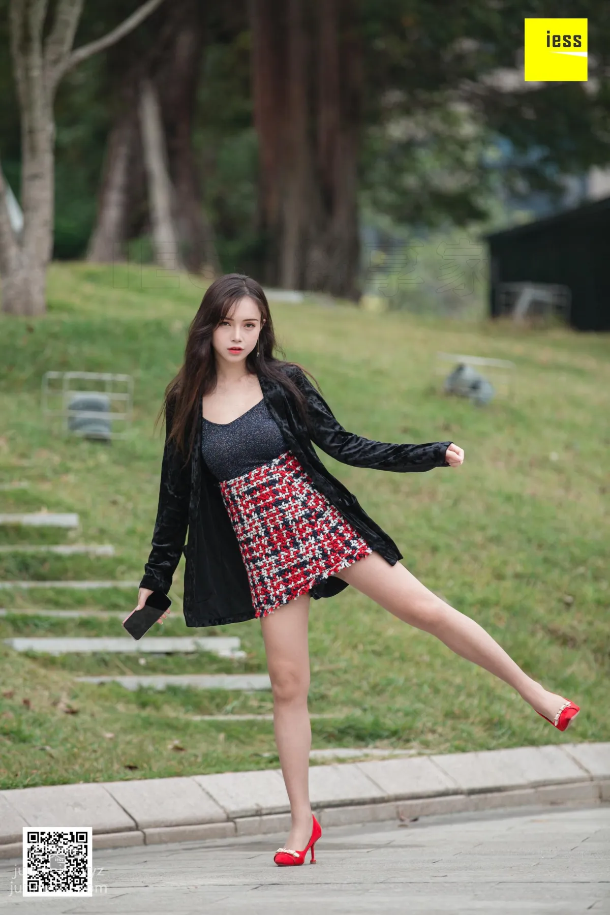 [IESS異思趣向] 2019.02.18 絲享家424：《花叢中的小羽》小羽[82P] 50