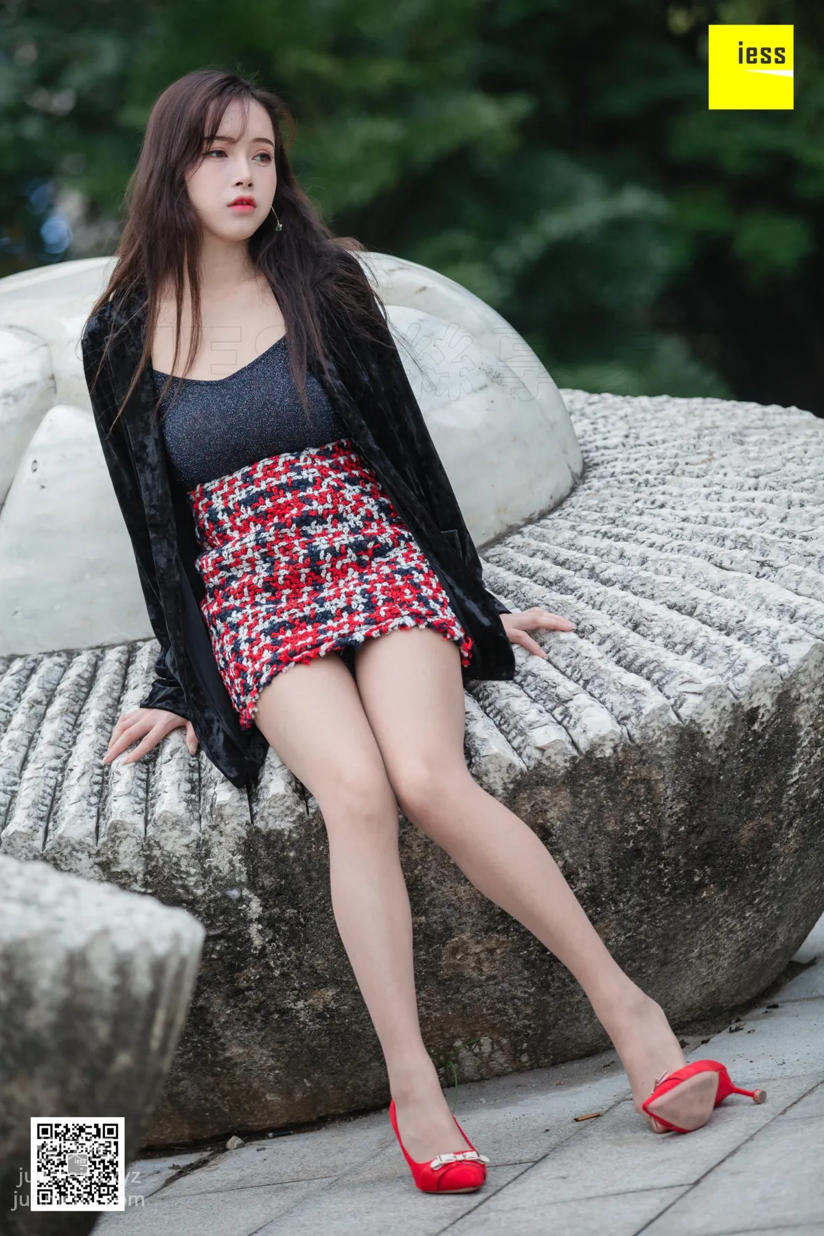 [IESS異思趣向] 2019.02.18 絲享家424：《花叢中的小羽》小羽[82P] 77