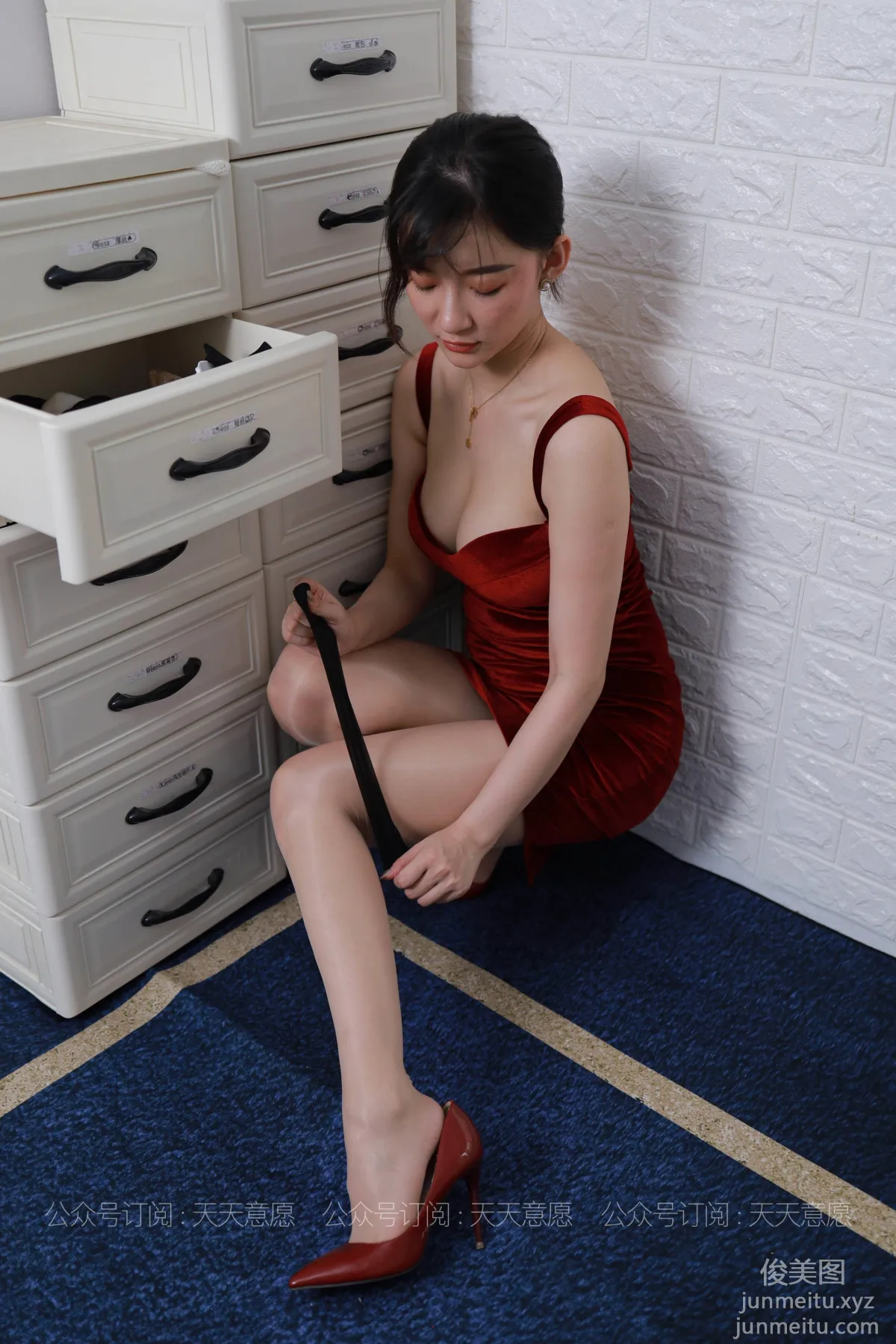 [IESS異思趣向] 2021.07.24 絲享家869：秋秋《姓感紅裙女神》[93P] 11