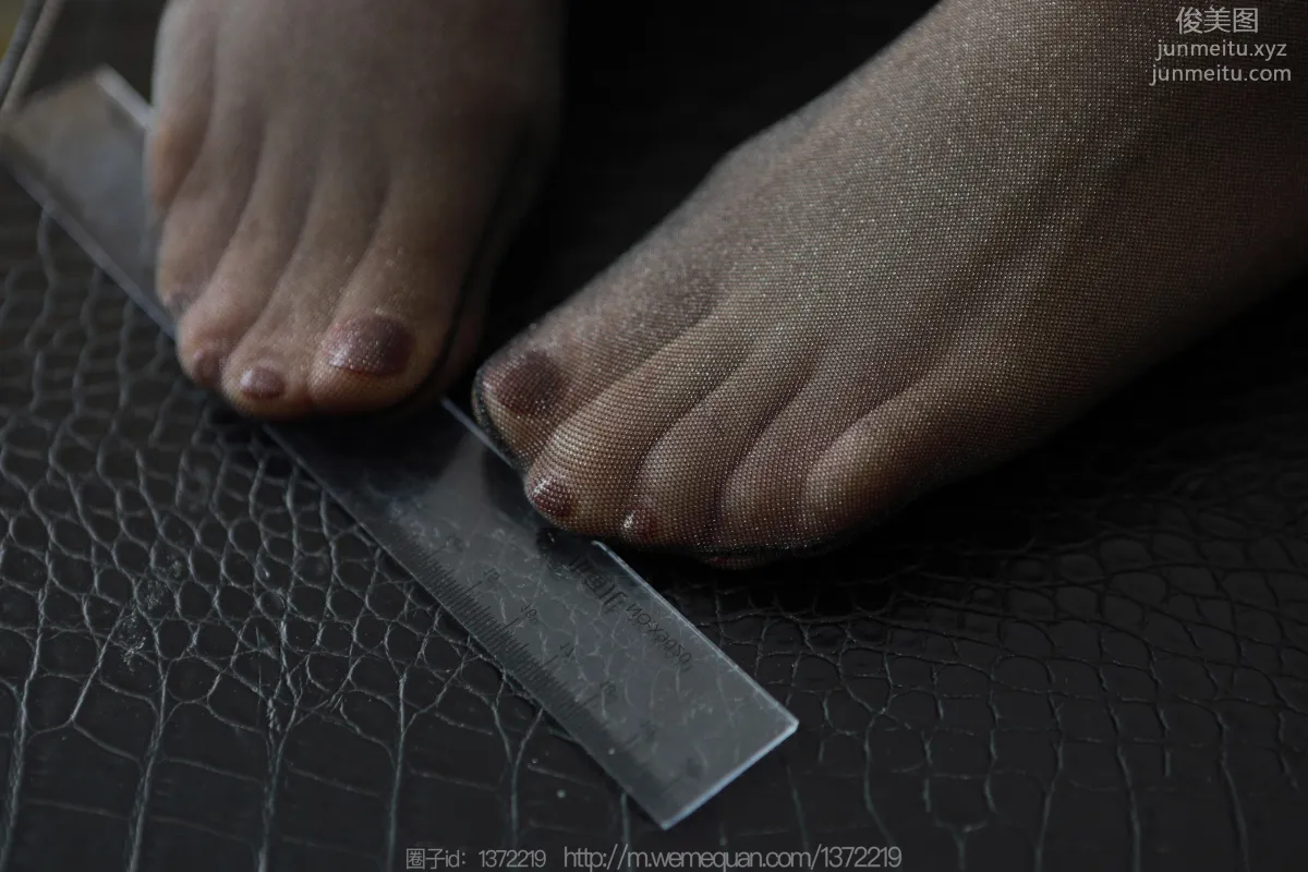 [IESS異思趣向] 2023.03.08 絲享家 1384 小婕《灰裙亮絲》[86P] 81