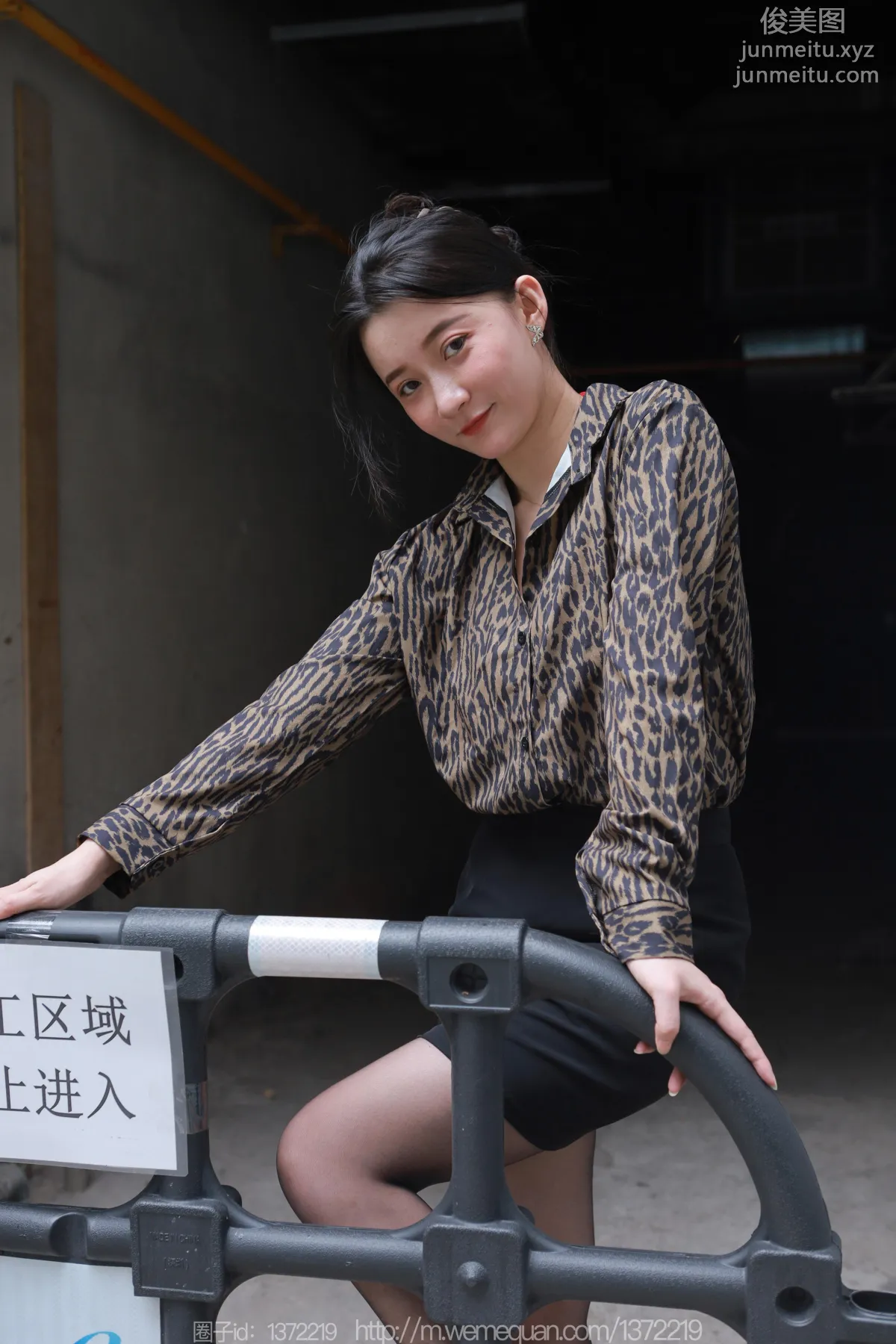 [IESS異思趣向] 2023.07.24 絲享家 1488 秋秋《孤身走暗巷》[85P] 16
