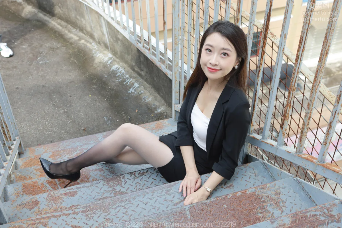[IESS異思趣向] 2023.09.28 絲享家 1545 小婕《黑白灰漸變》[84P] 70