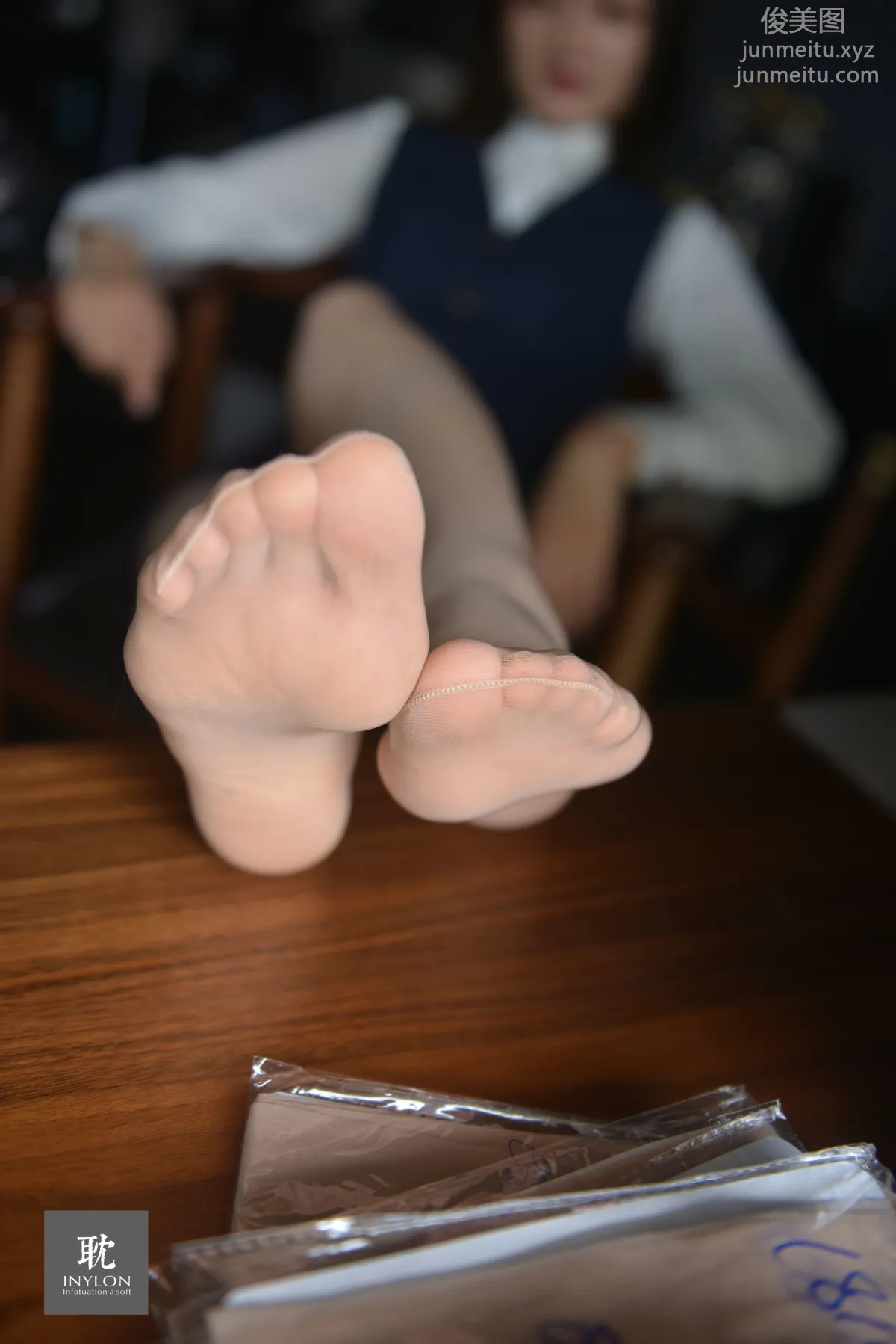 [IESS異思趣向] 普惠集 241- 模特：格格 穿上襪子的小心思 42
