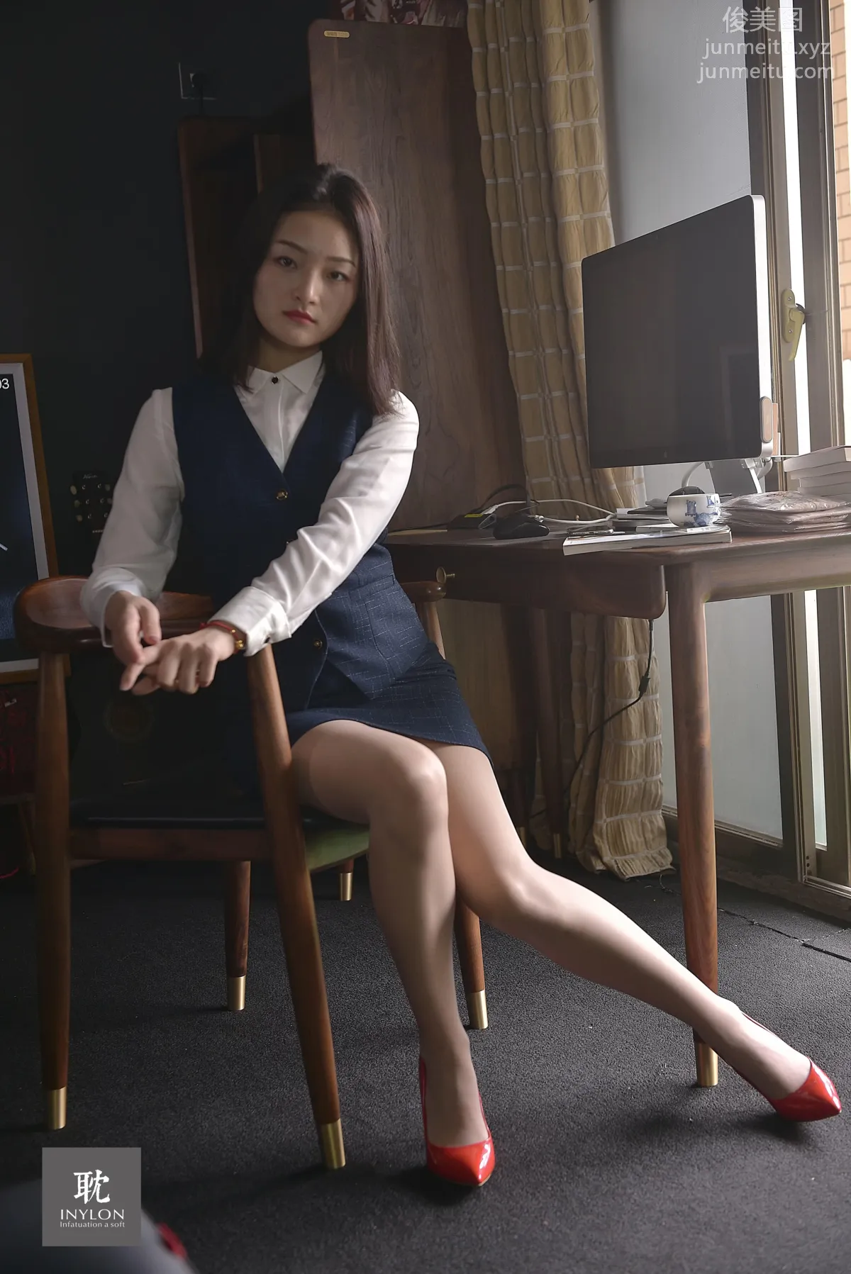 [IESS異思趣向] 普惠集 242- 模特：格格 主持人格格 15