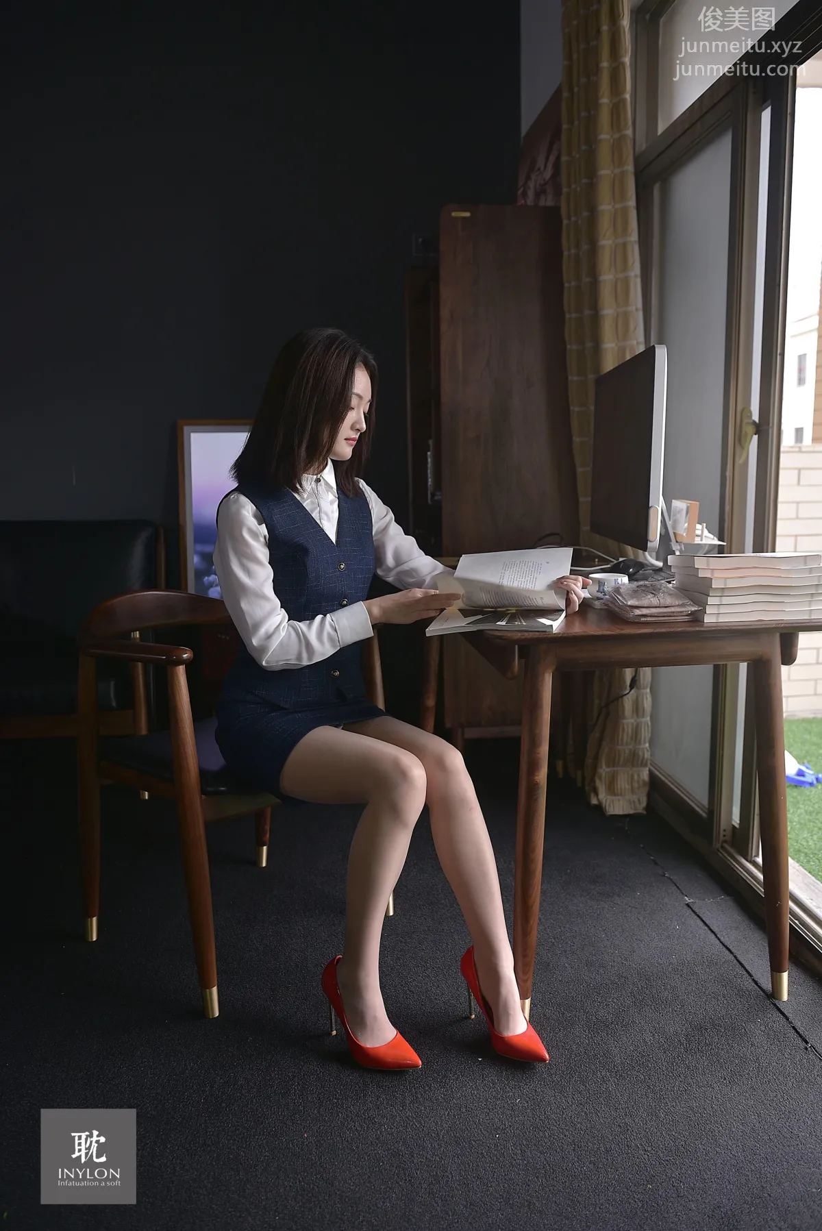 [IESS異思趣向] 普惠集 242- 模特：格格 主持人格格 34