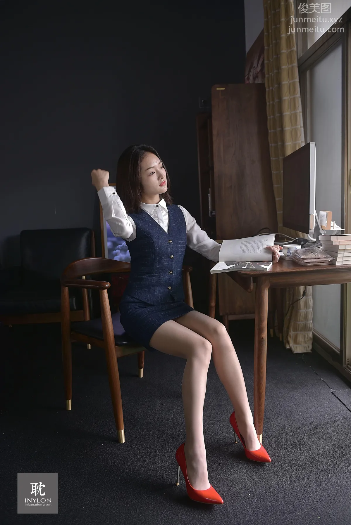 [IESS異思趣向] 普惠集 242- 模特：格格 主持人格格 45