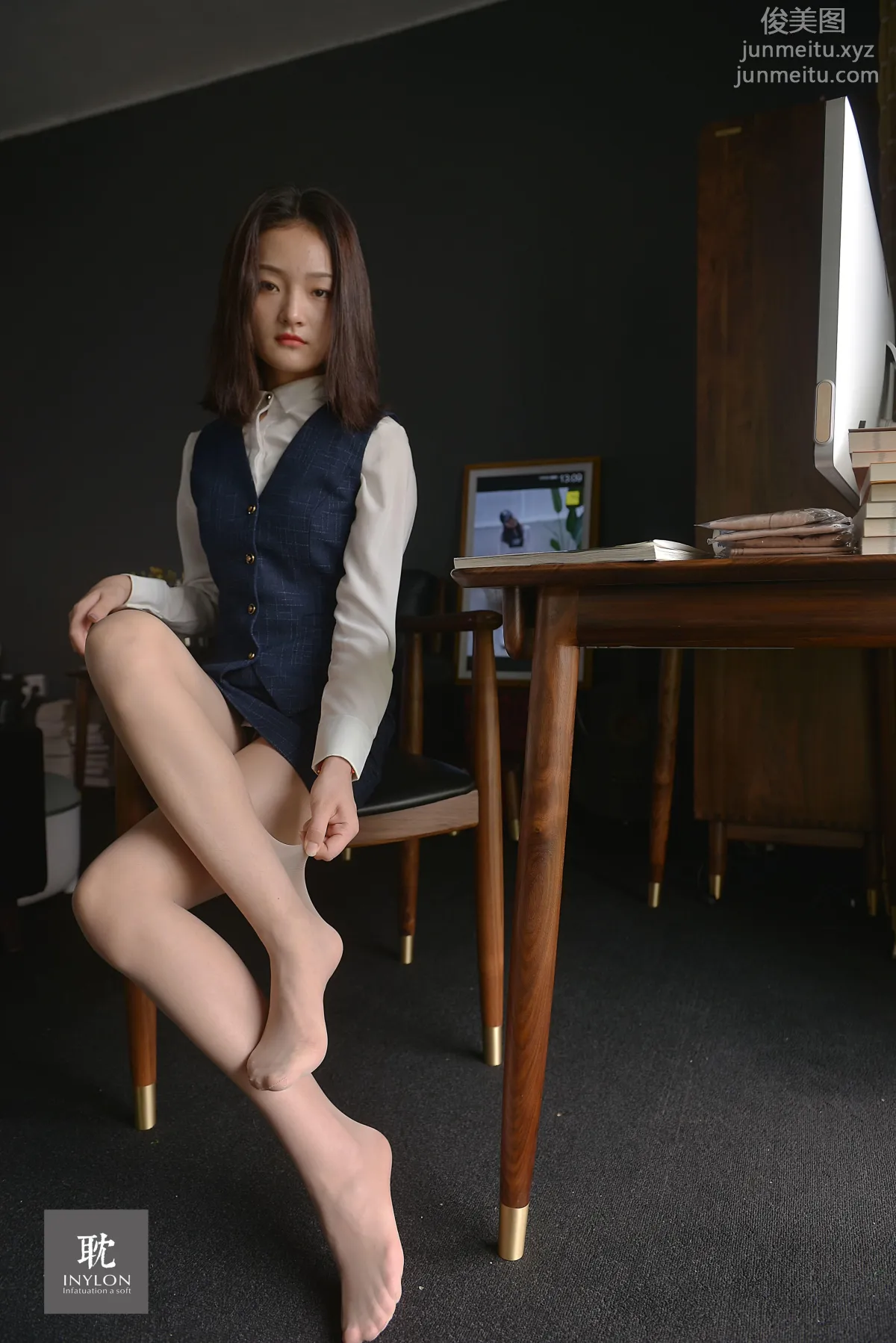 [IESS異思趣向] 普惠集 242- 模特：格格 主持人格格 77