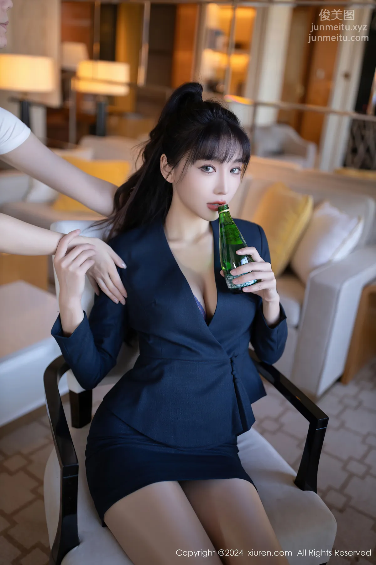 [Xiuren秀人網]2024.10.10 NO.9263 陸萱萱 13