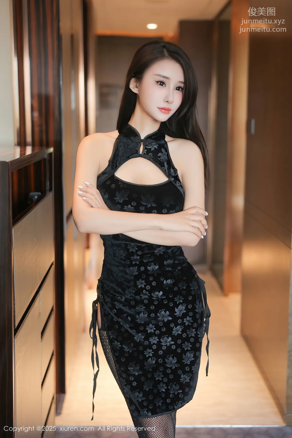 [Xiuren秀人網]2025.03.10 NO.9990 藝藝yiyi 1