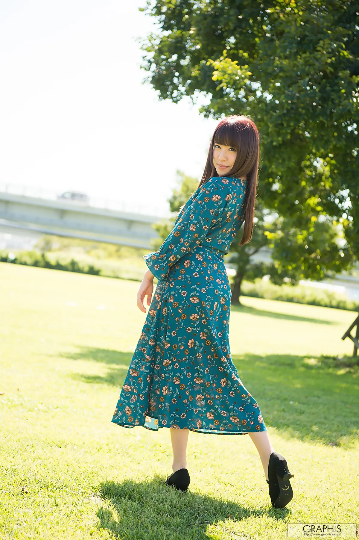 [Graphis] 2017.12.13 Gals 初美りん Rin Hatsumi [Look at me!] 2