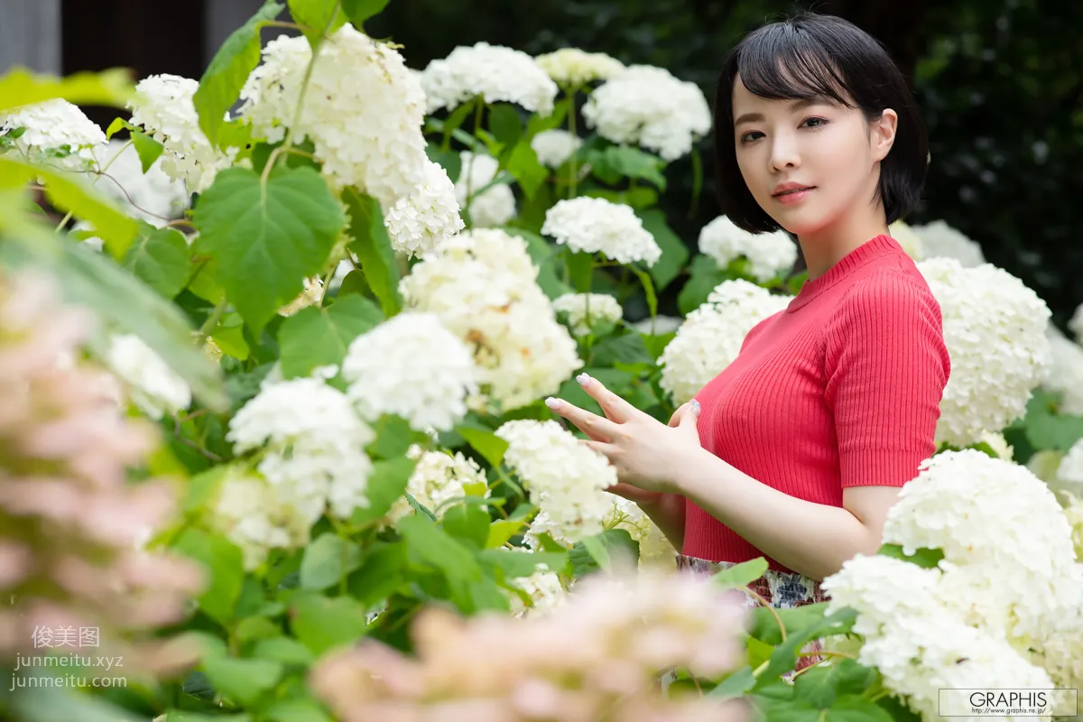 [Graphis] 2020-08-24 Tsubaki Sannomiya 三宮つばき 『 first gravure 』 2